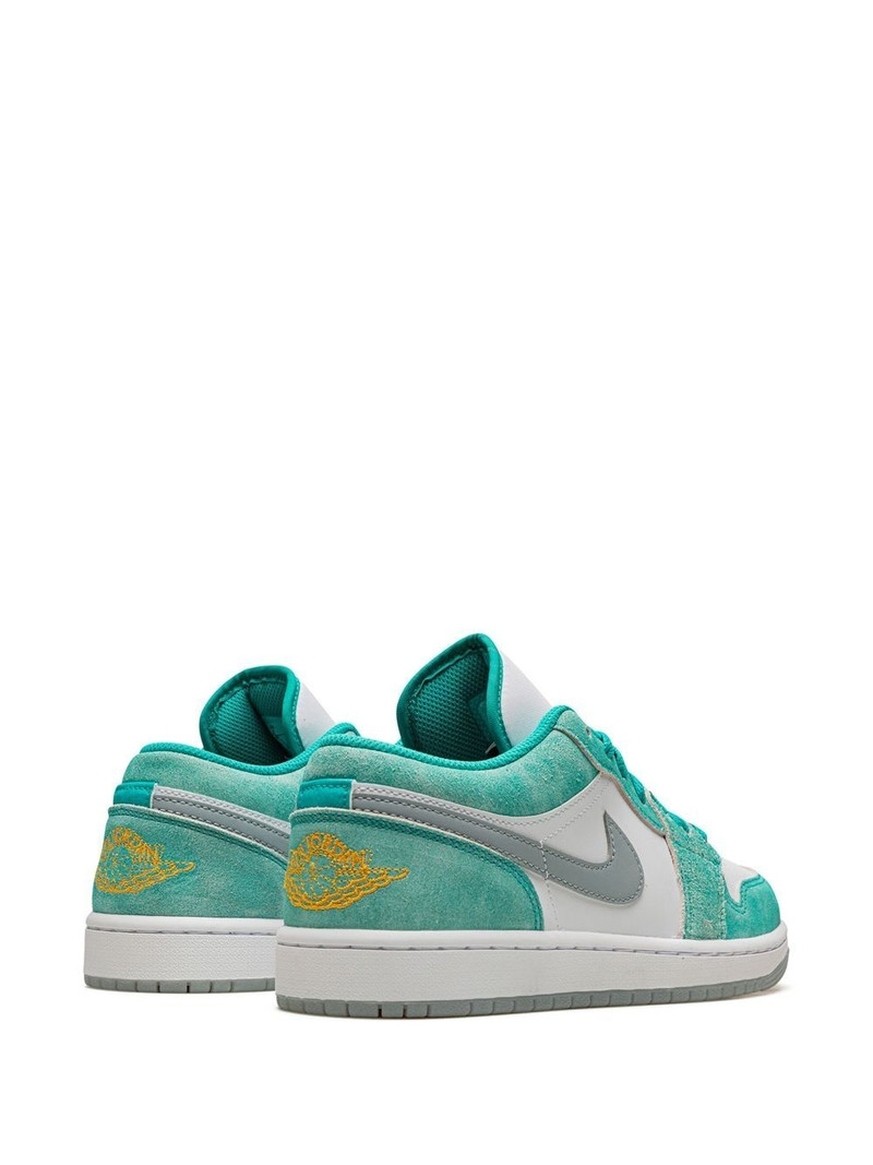 Jordan Air Jordan 1 Low SE "New Emerald" sneakers outlook