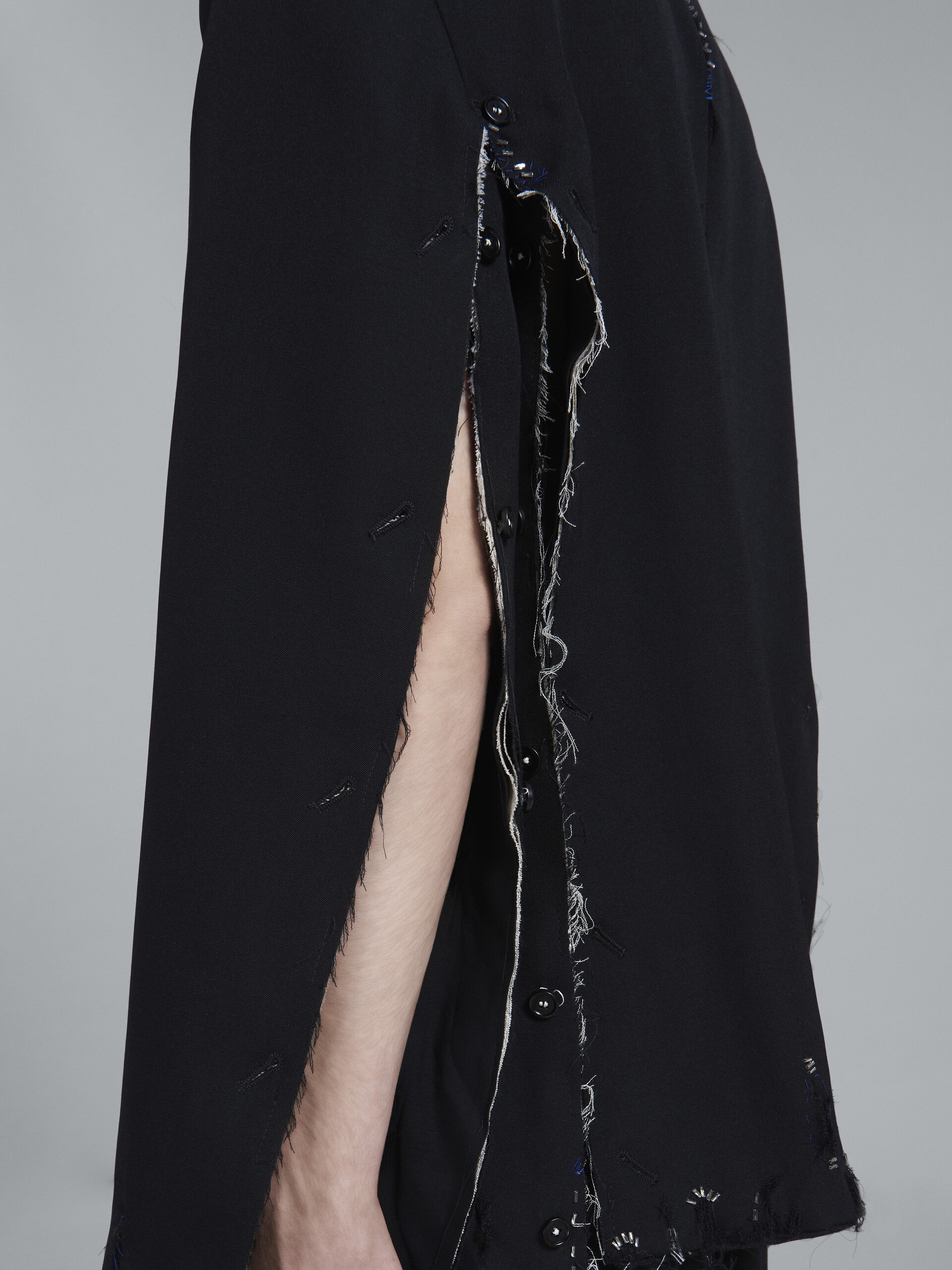 BLACK WOOL CONVERTIBLE BLAZER - 5