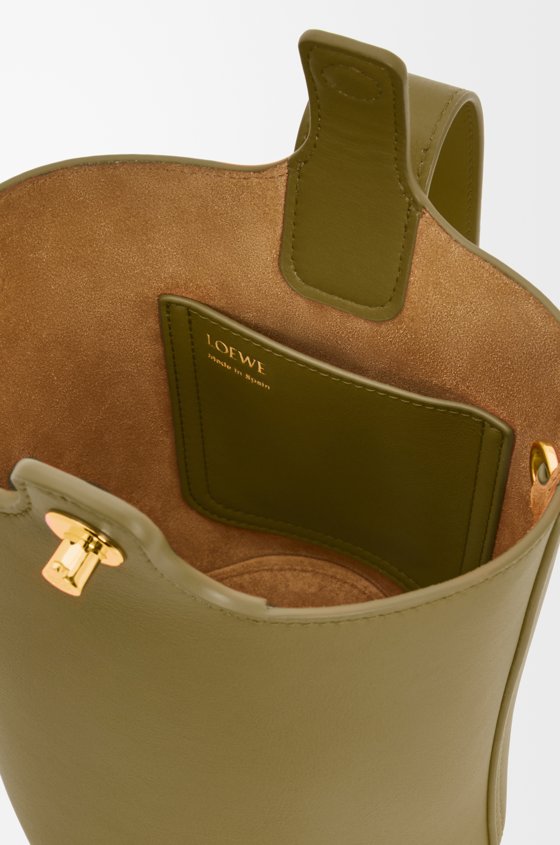 Mini Pebble Bucket bag in mellow calfskin - 7