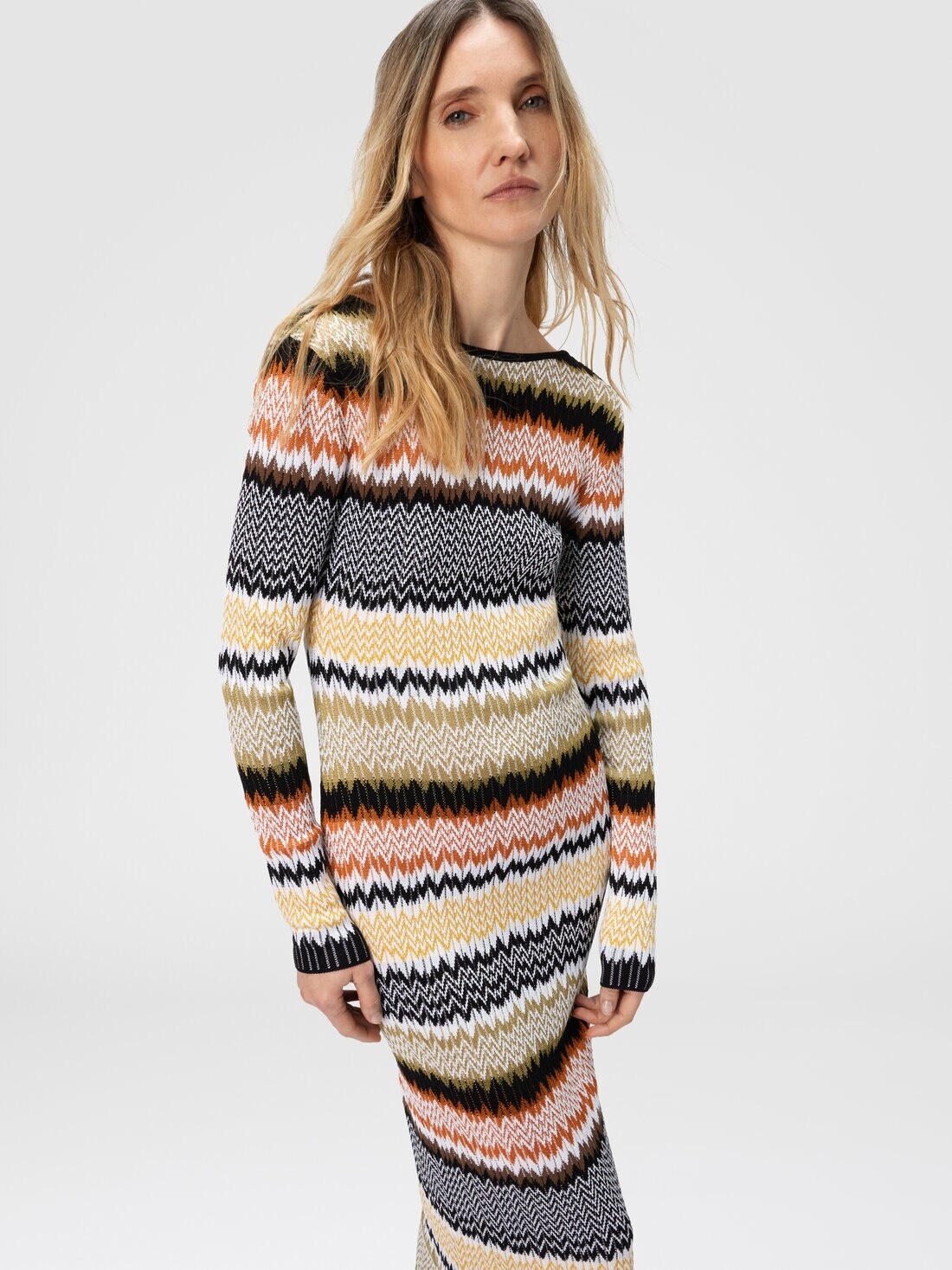 Long Crew Neck Dress with Chevron Pattern - 5