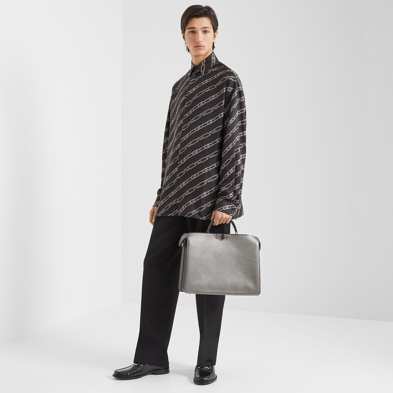 Medium Peekaboo ISeeU bag, made of dark gray Cuoio Romano leather with a metallic effect. The interi 7