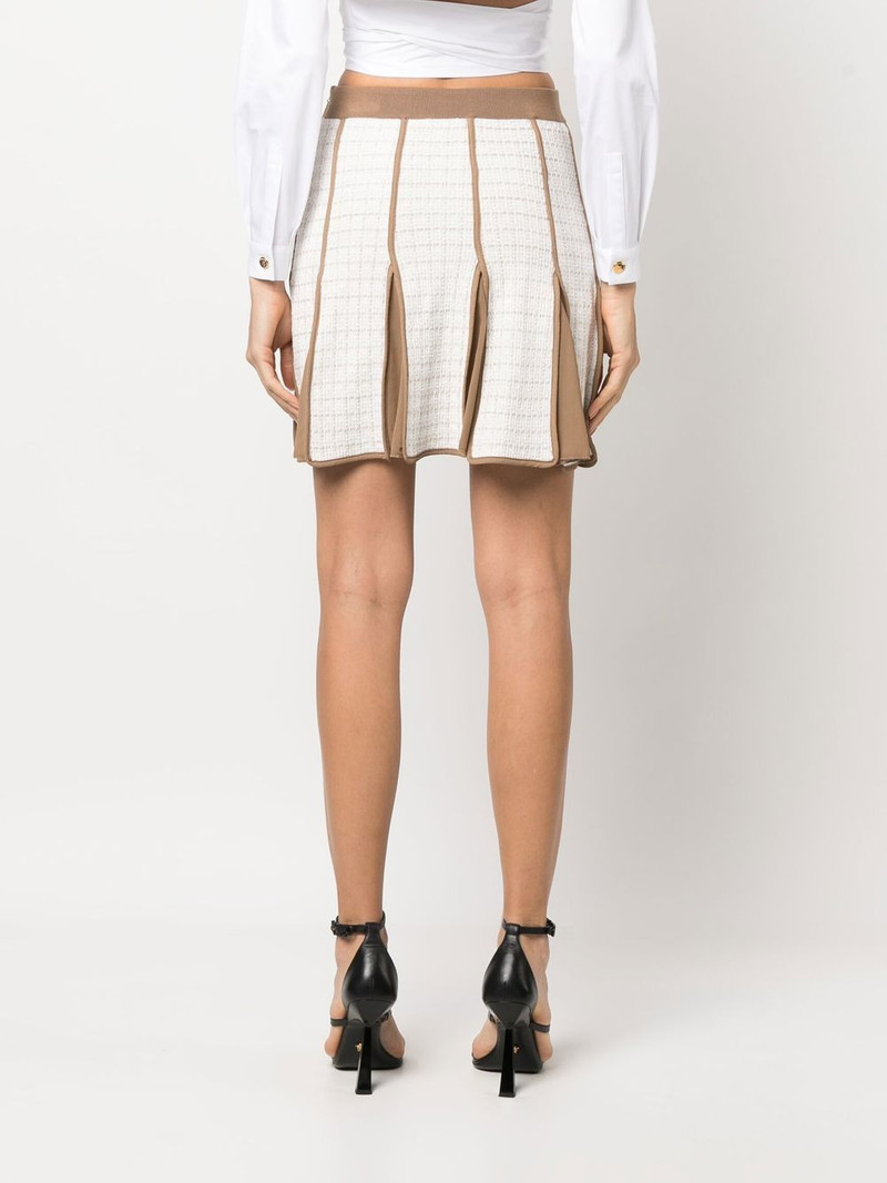 high-waisted pleated skirt 4