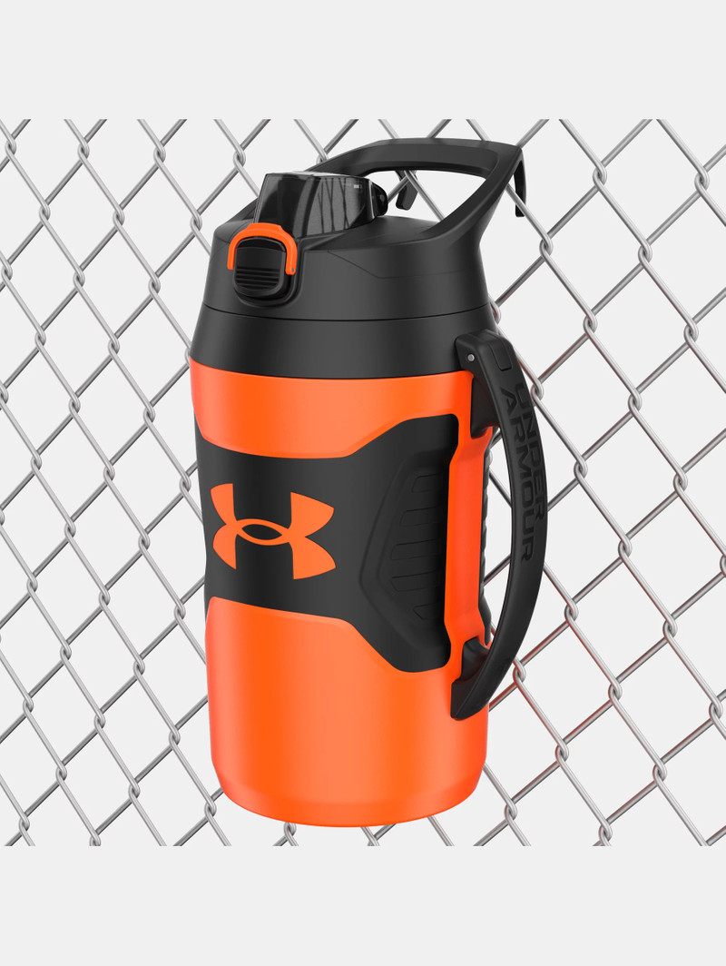 UA Playmaker 64 oz. 8