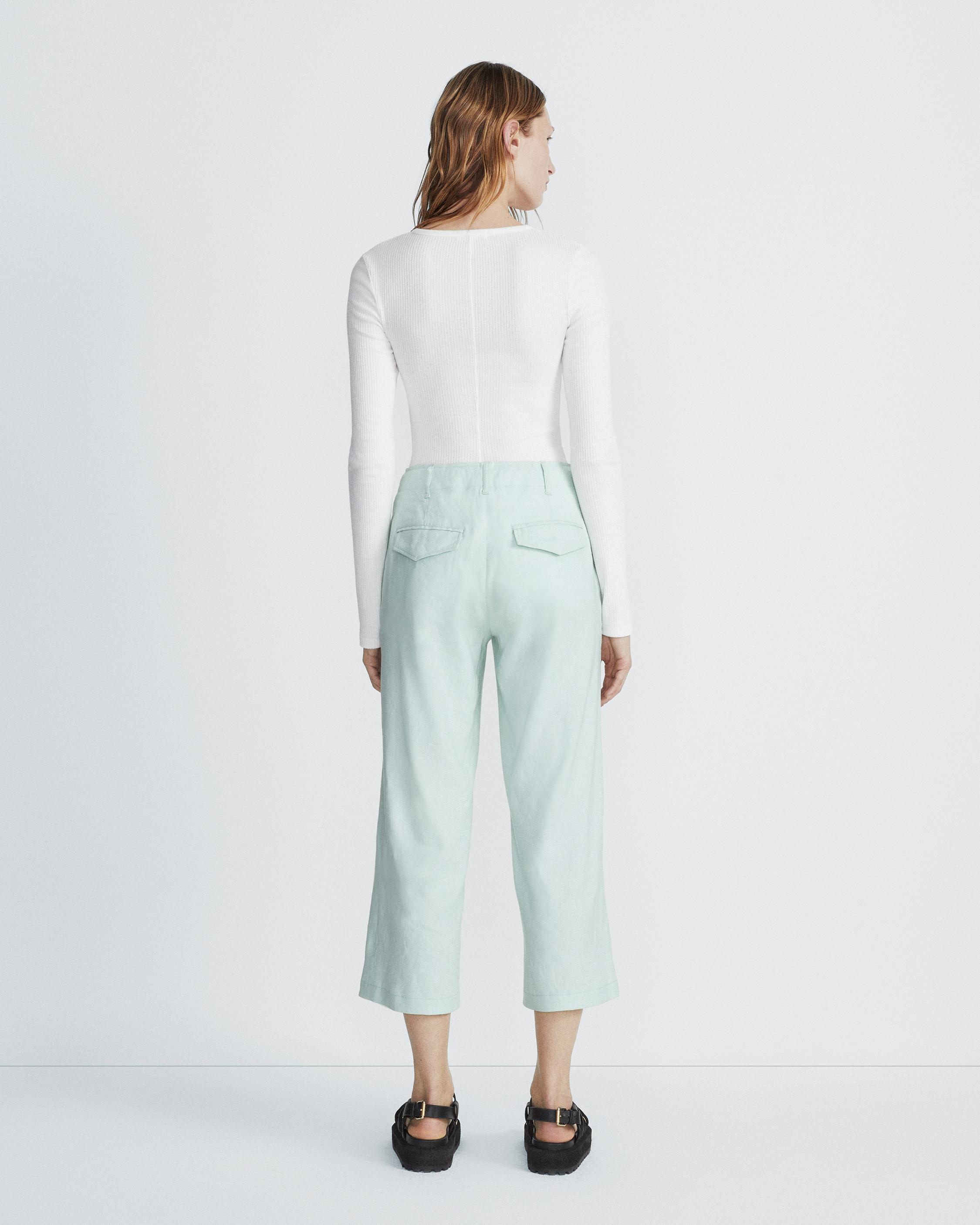 Dylan Cropped Linen Pant
Classic Fit Pant - 4