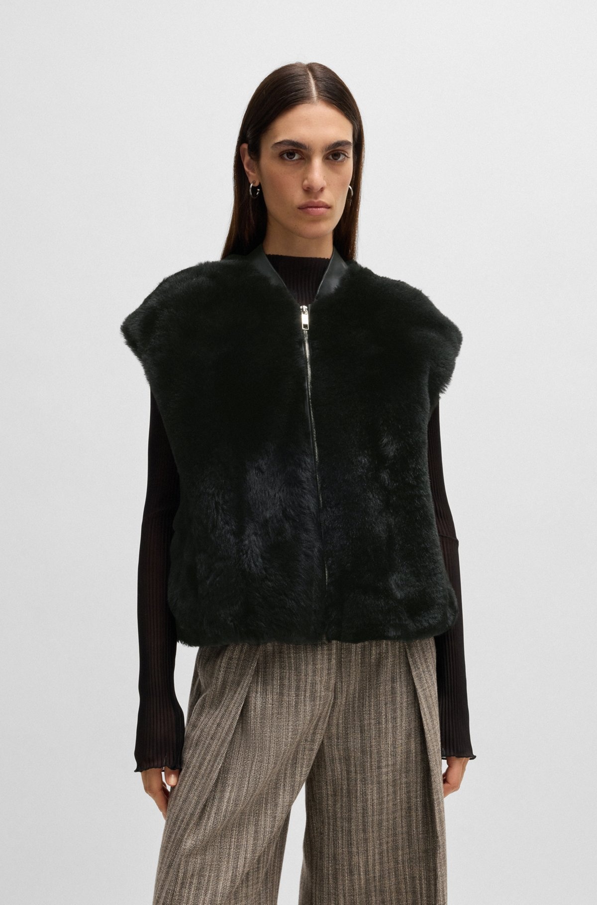 SLEEVELESS SHEARLING JACKET WITH LEATHER TRIMS - 2