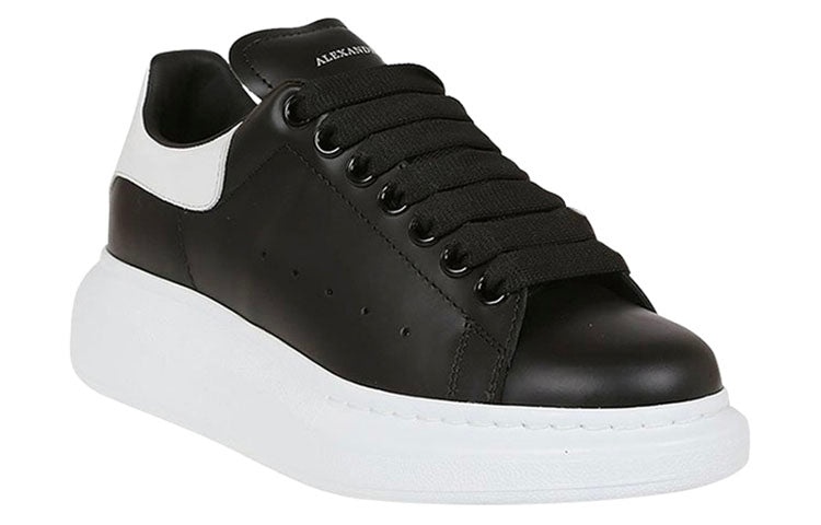 (WMNS) Alexander McQueen Oversized Sneaker 'Black White' 553770WHGP5-1070 - 2