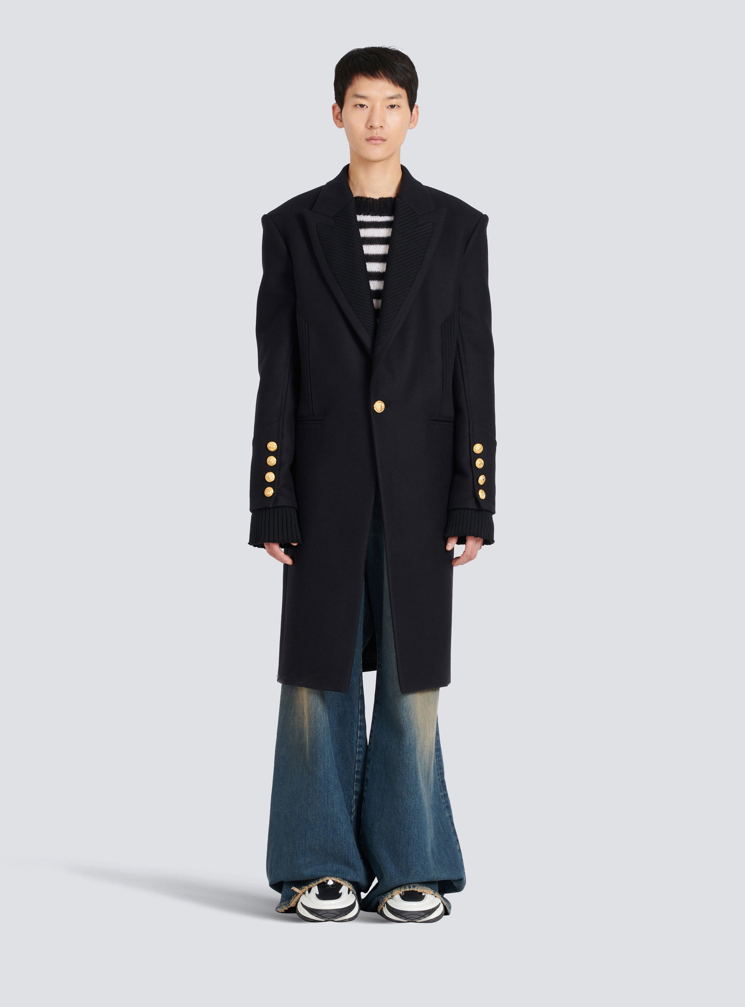 Long wool coat with monogram-patterned collar and lining - 3