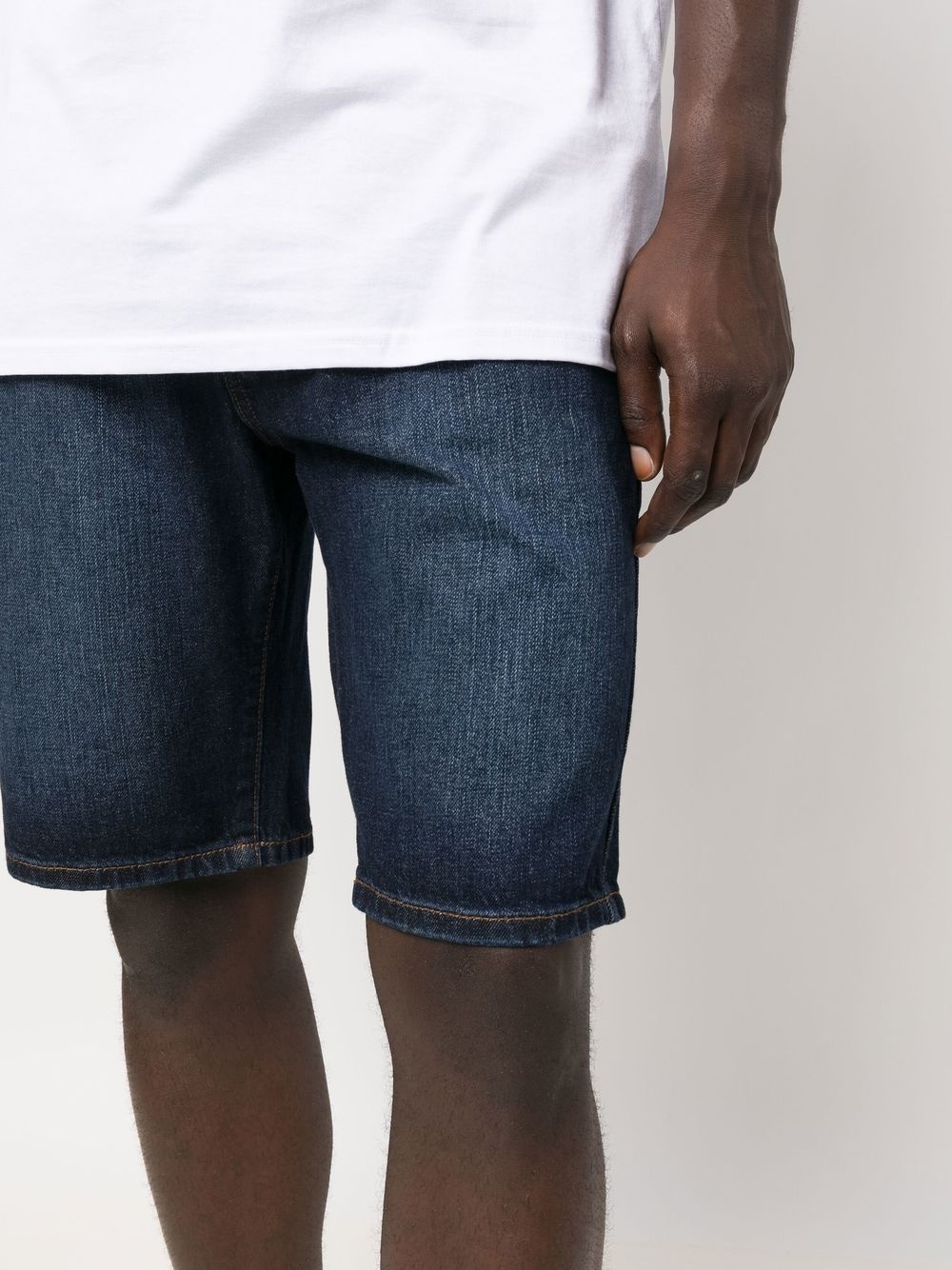 knee-length denim shorts - 5