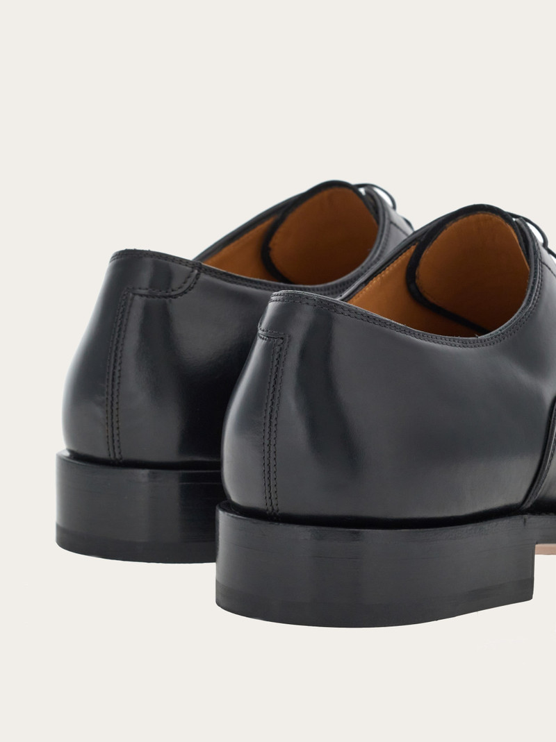 FERRAGAMO Tramezza Oxford with toe cap outlook