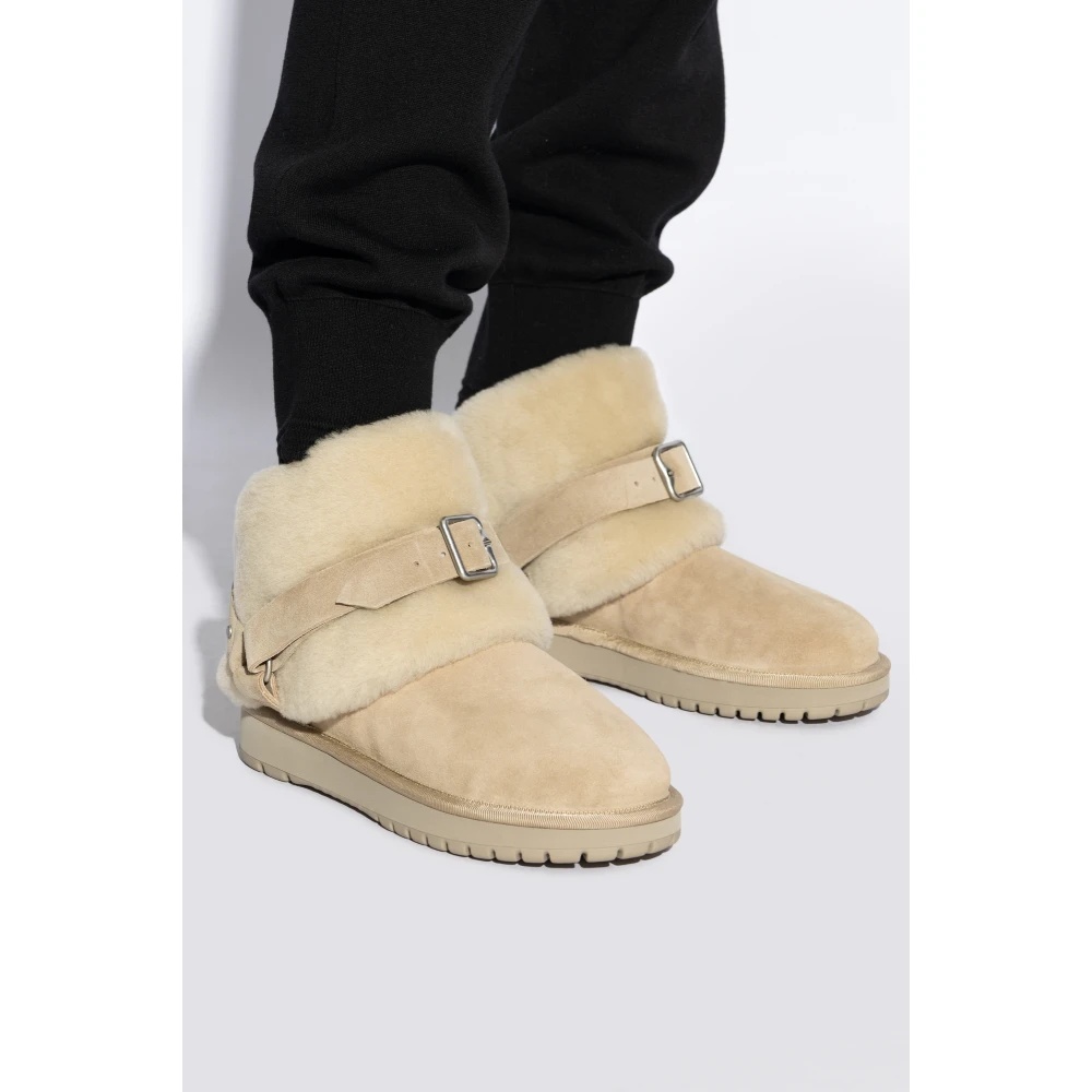シューズ・サンダルその他 Burberry Chubby  boots in suede and beige shearling BURBERRY | SUEDE AND SHEARLING CHUBBY BOOTS