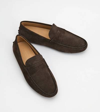 Tod's GOMMINO DRIVING SHOES IN SUEDE - BROWN outlook