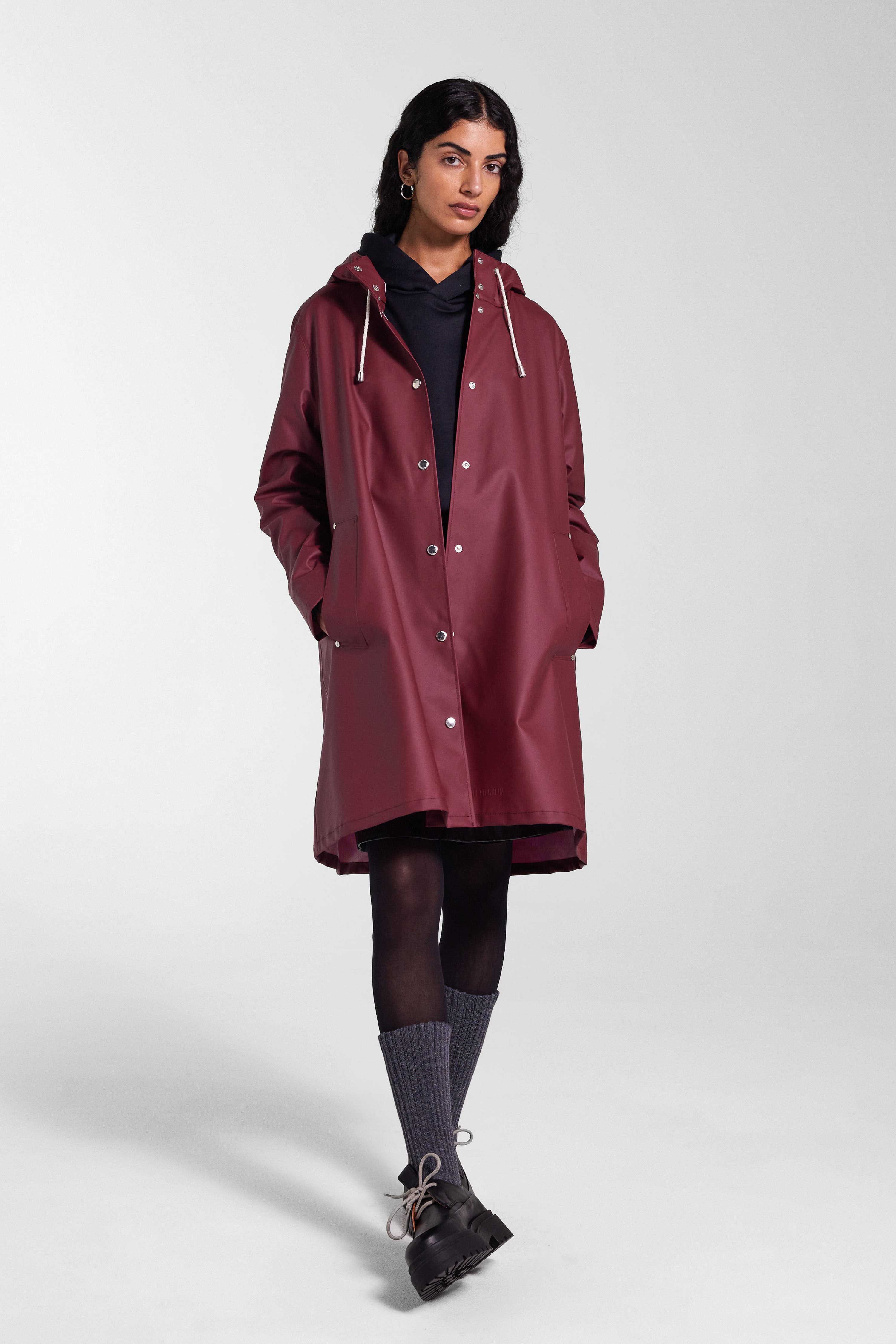 Stutterheim Mosebacke Lightweight Raincoat in Burgundy at Nordstrom - 5