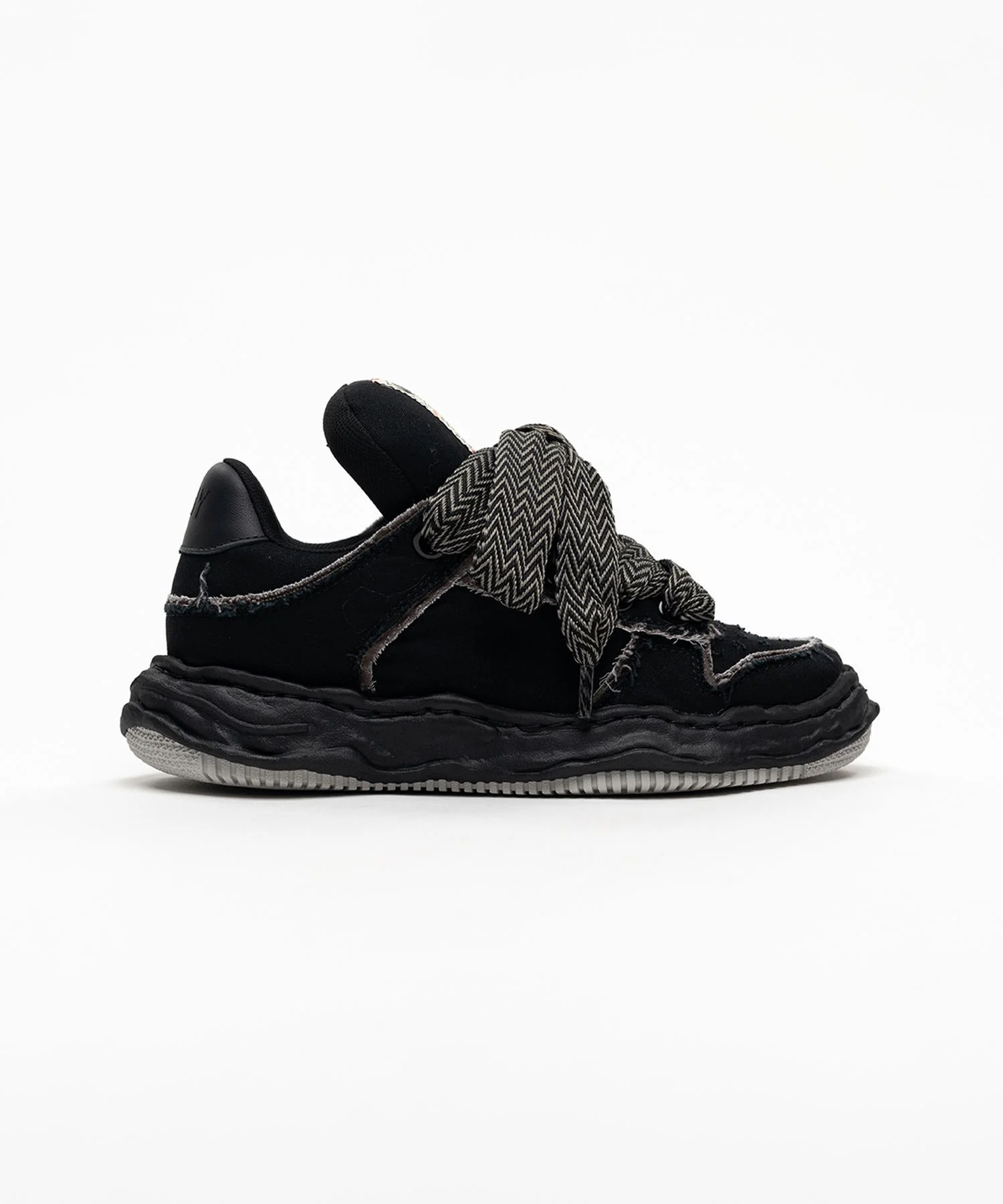 "WAYNE PUFFER" OG Sole Patterned Lace Canvas Low-top Sneakers - 1