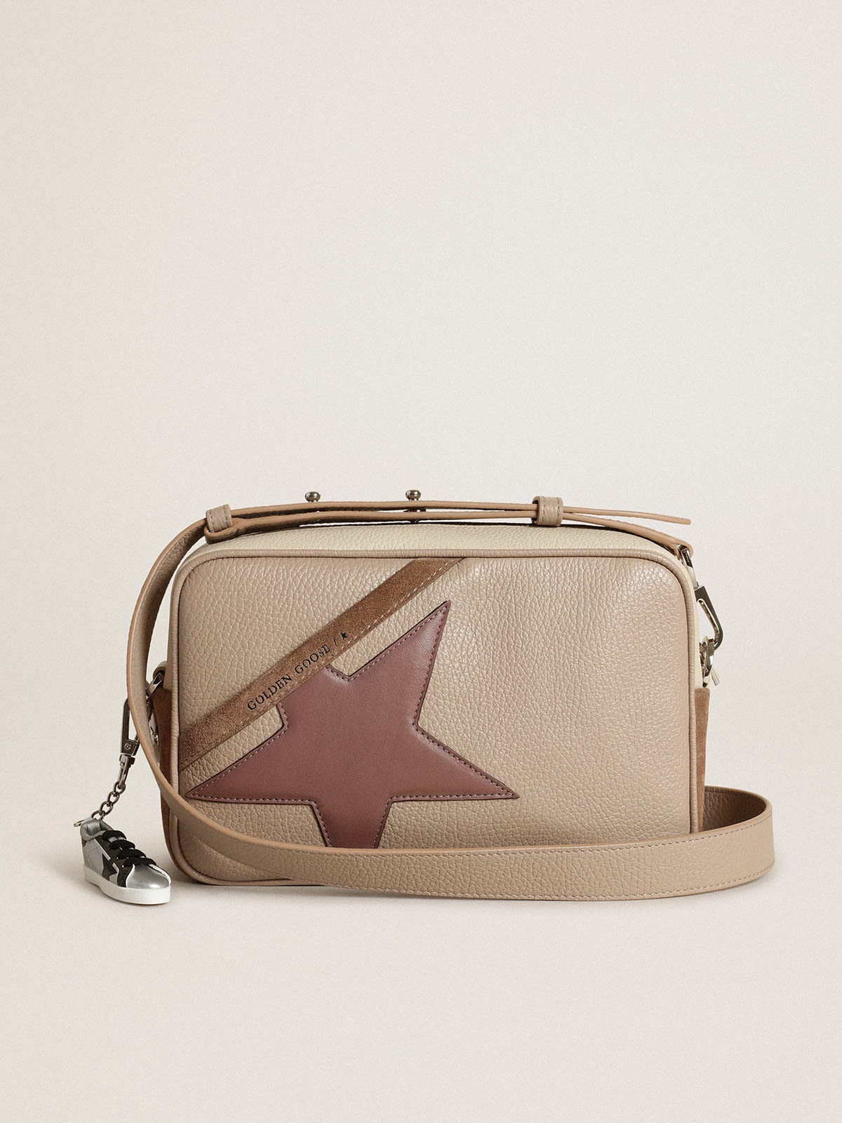 Large Star Bag in off-white hammered leather and cappuccino-colored suede with purple leather star - 1