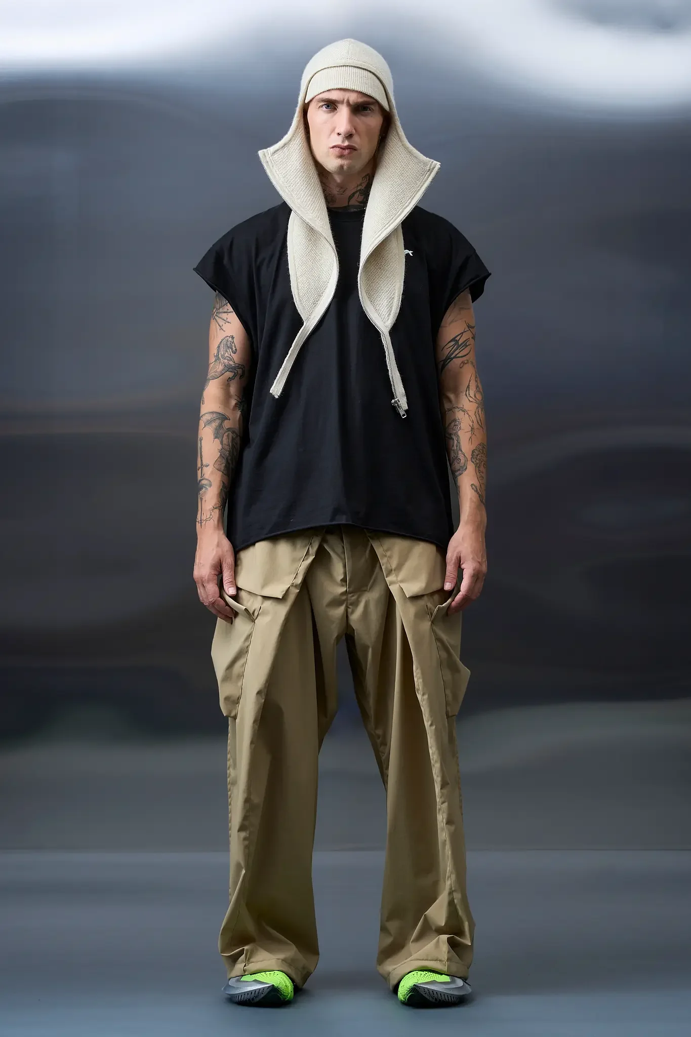 P45A-E Encapsulated Nylon Single Pleat Cargo Trouser Khaki - 1