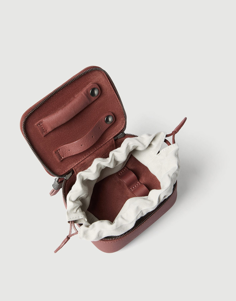 Grained calfskin jewelry box with shiny zipper pull 5
