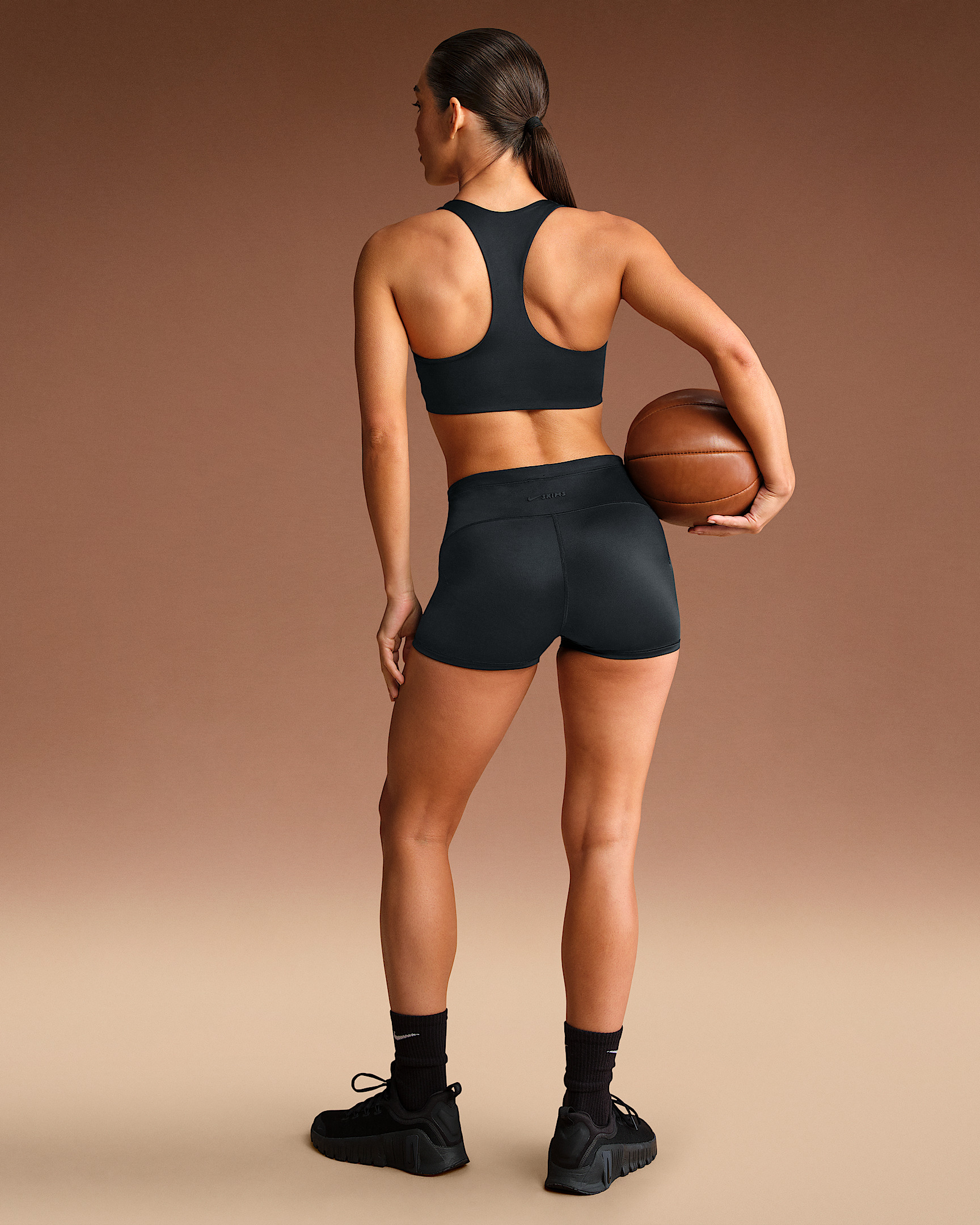 NikeSKIMS Shine Women's Racerback Bra - 5