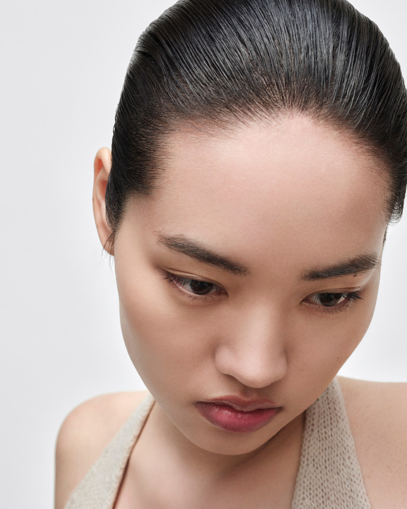 Prada Blushing Care lip balm - U001 - ASTRAL PINK 8