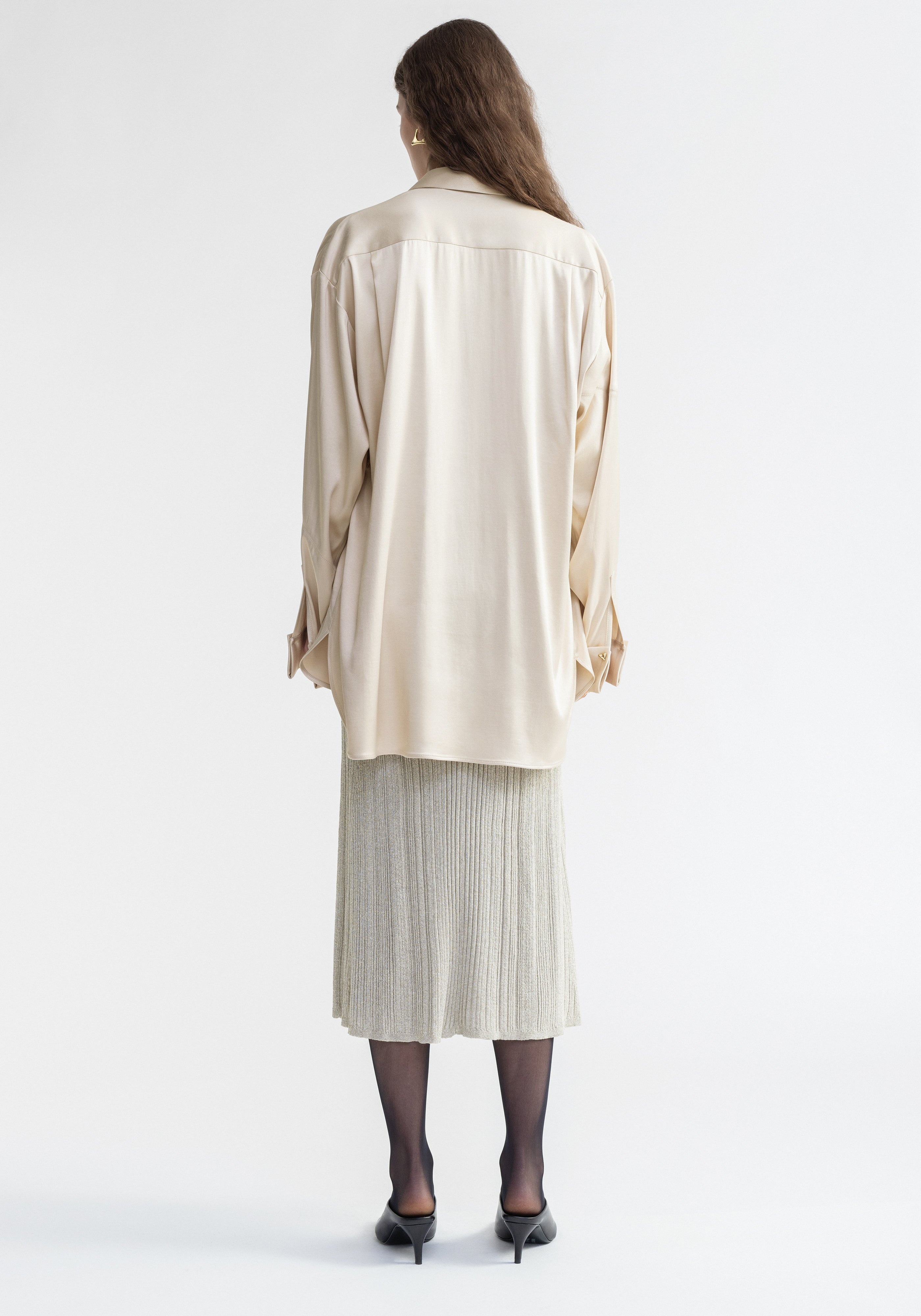 ABIGAIL
Oversized satin shirt - 4