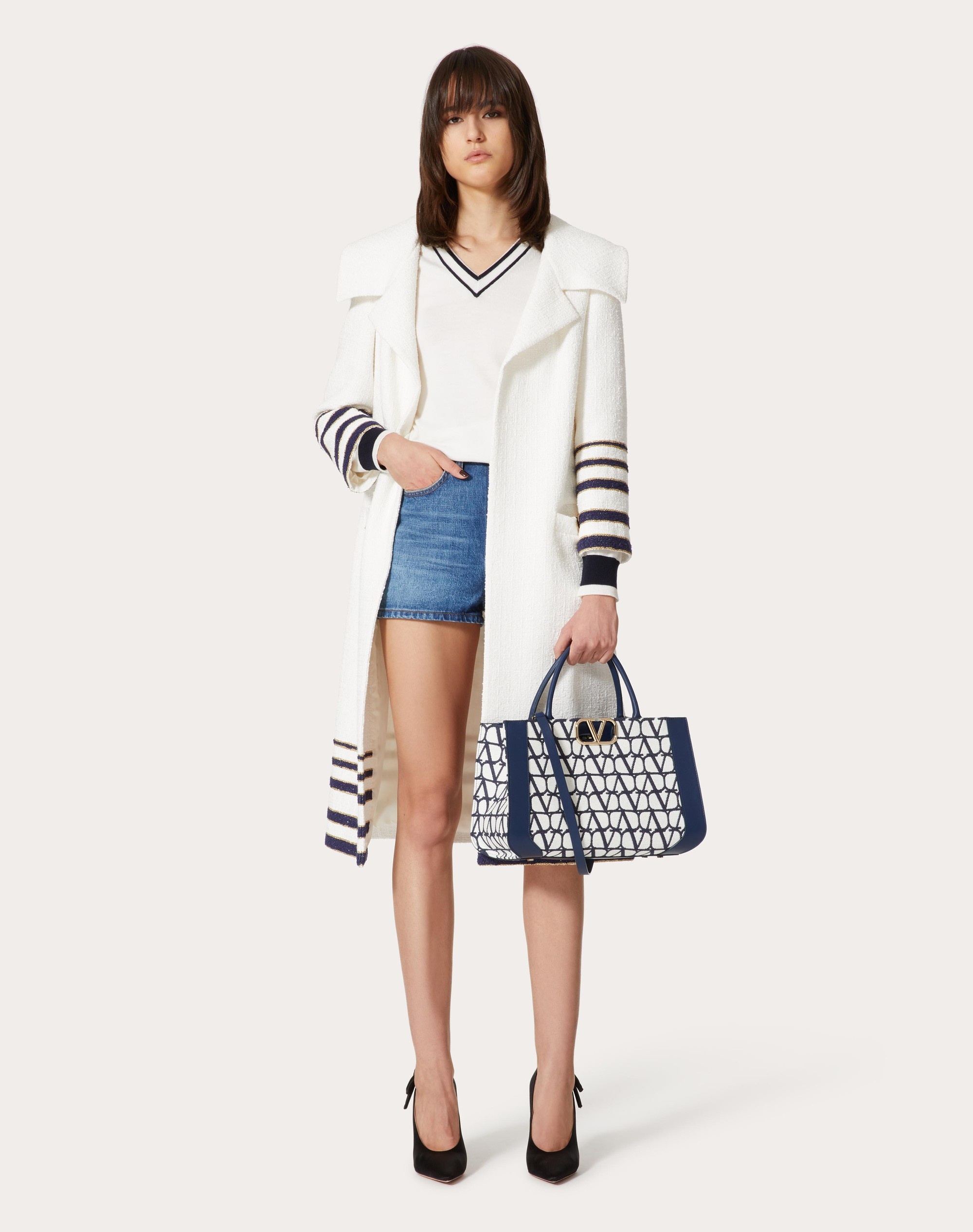 MEDIUM VLOGO SIGNATURE HANDBAG IN COTTON TOILE ICONOGRAPHE - 2