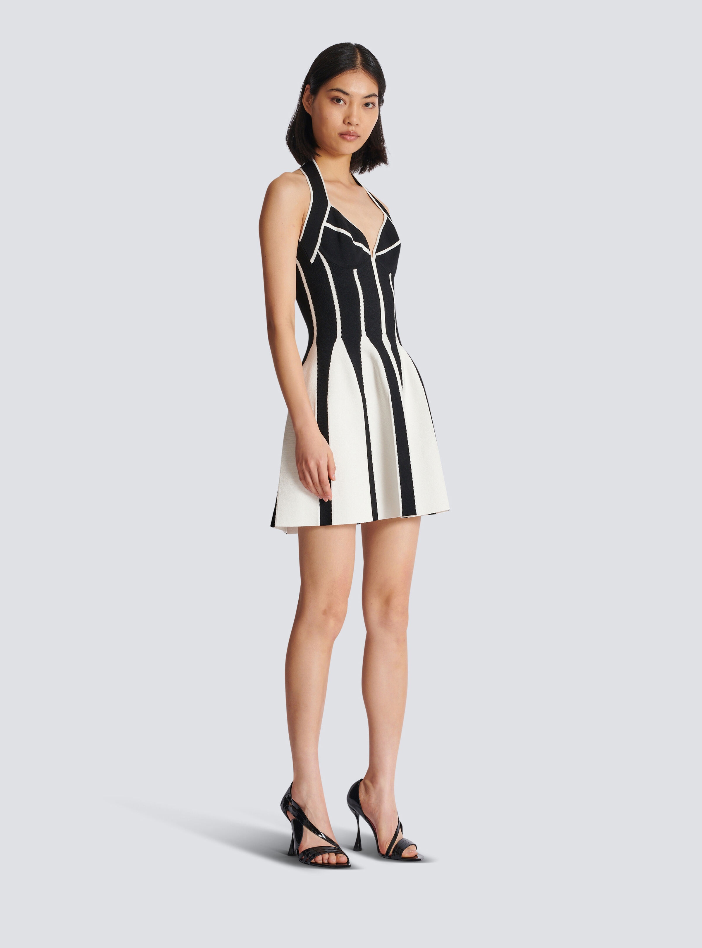 【送料&関税込】Balmain Two-tone Halterneck Knit Mini Dress Two-tone halterneck knit dress - Women | BALMAIN