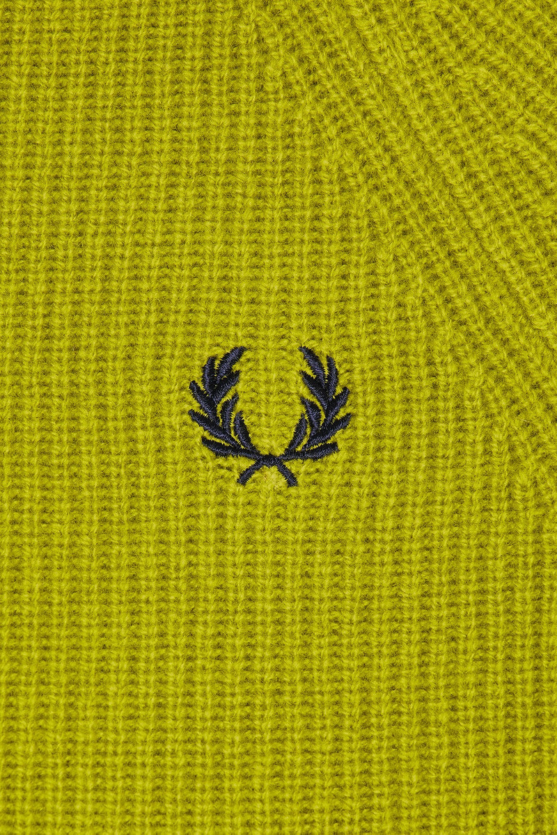 Fred Perry Lambswool Raglan Jumper outlook