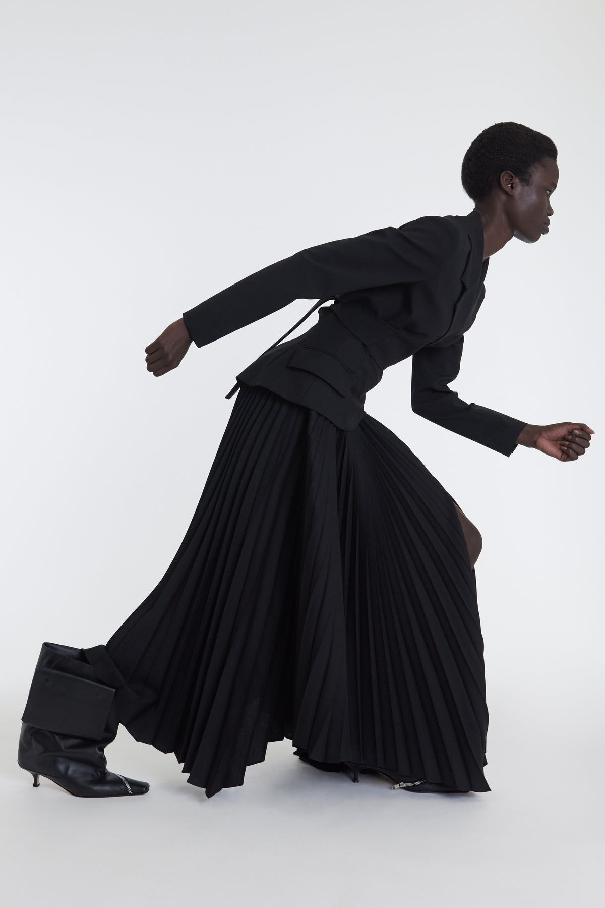 MAXI PLEATED ASYMMETRIC SKIRT WITH BASQUE DETAIL BLACK - 7