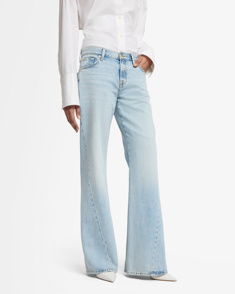 Slim Illusion Twisted Seam Spencer Flare in Tempe 4