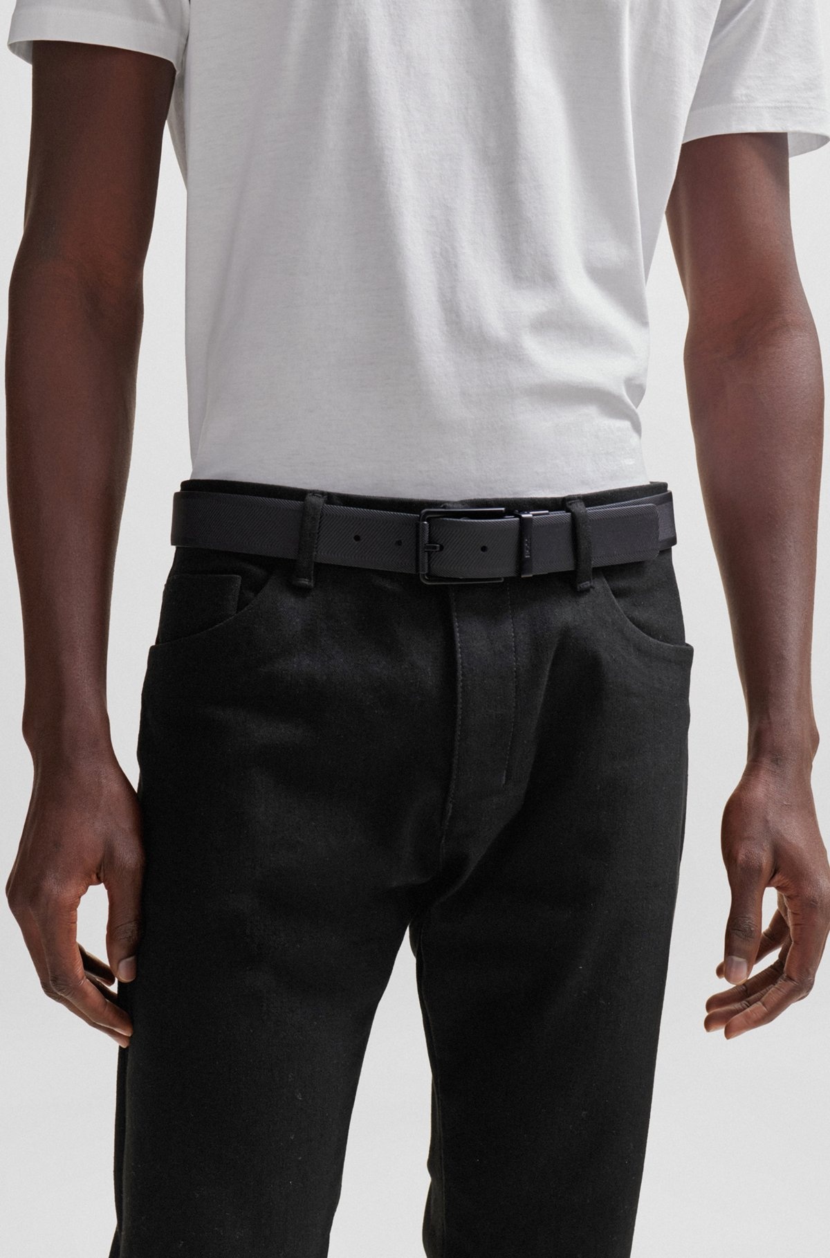 REVERSIBLE LEATHER BELT WITH BLACK-VARNISHED ROLLER BUCKLE - 2