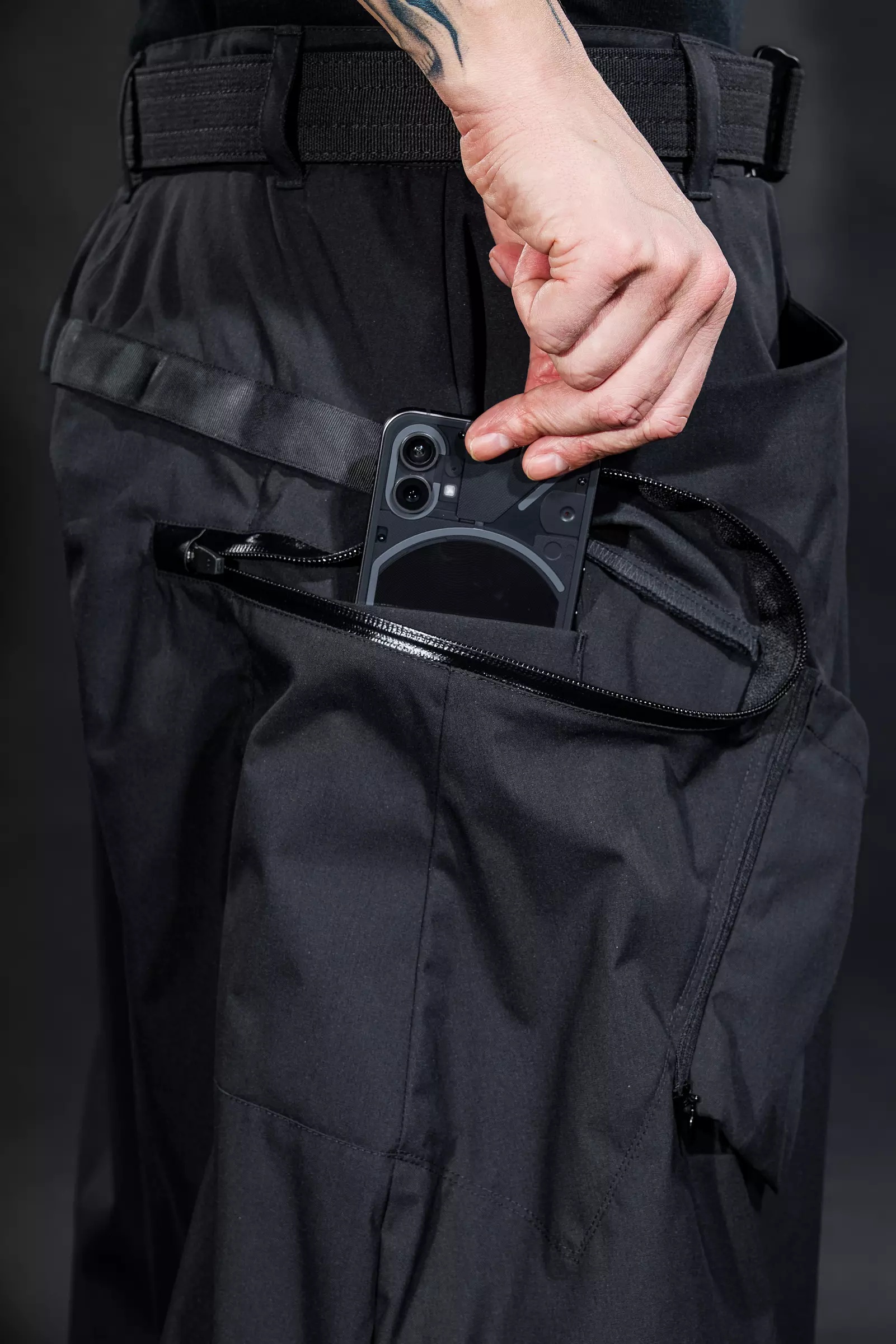 ACRONYM P59-E Encapsulated Nylon Cargo Pant Black | acronym