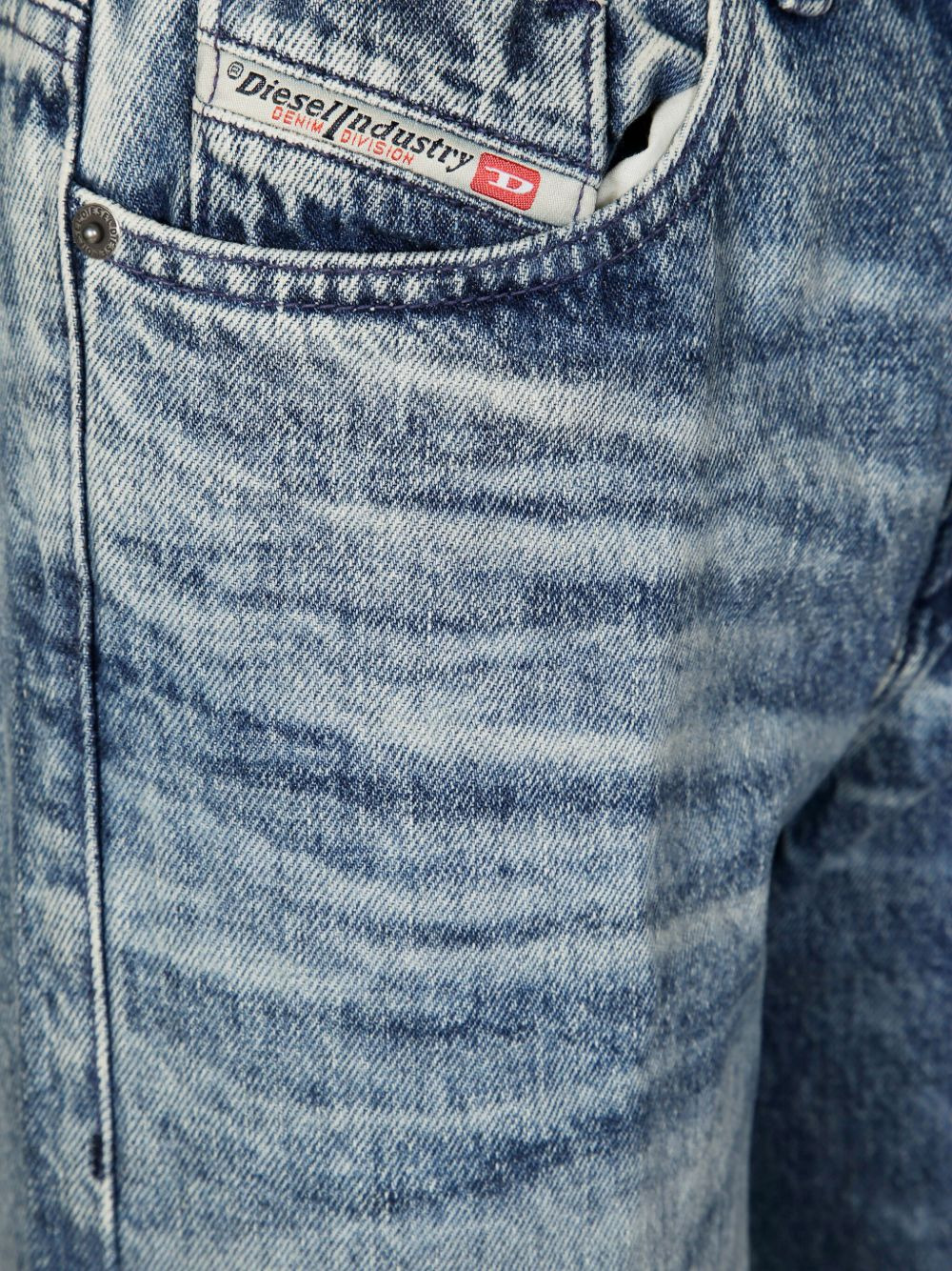 stonewashed-effect jeans - 3