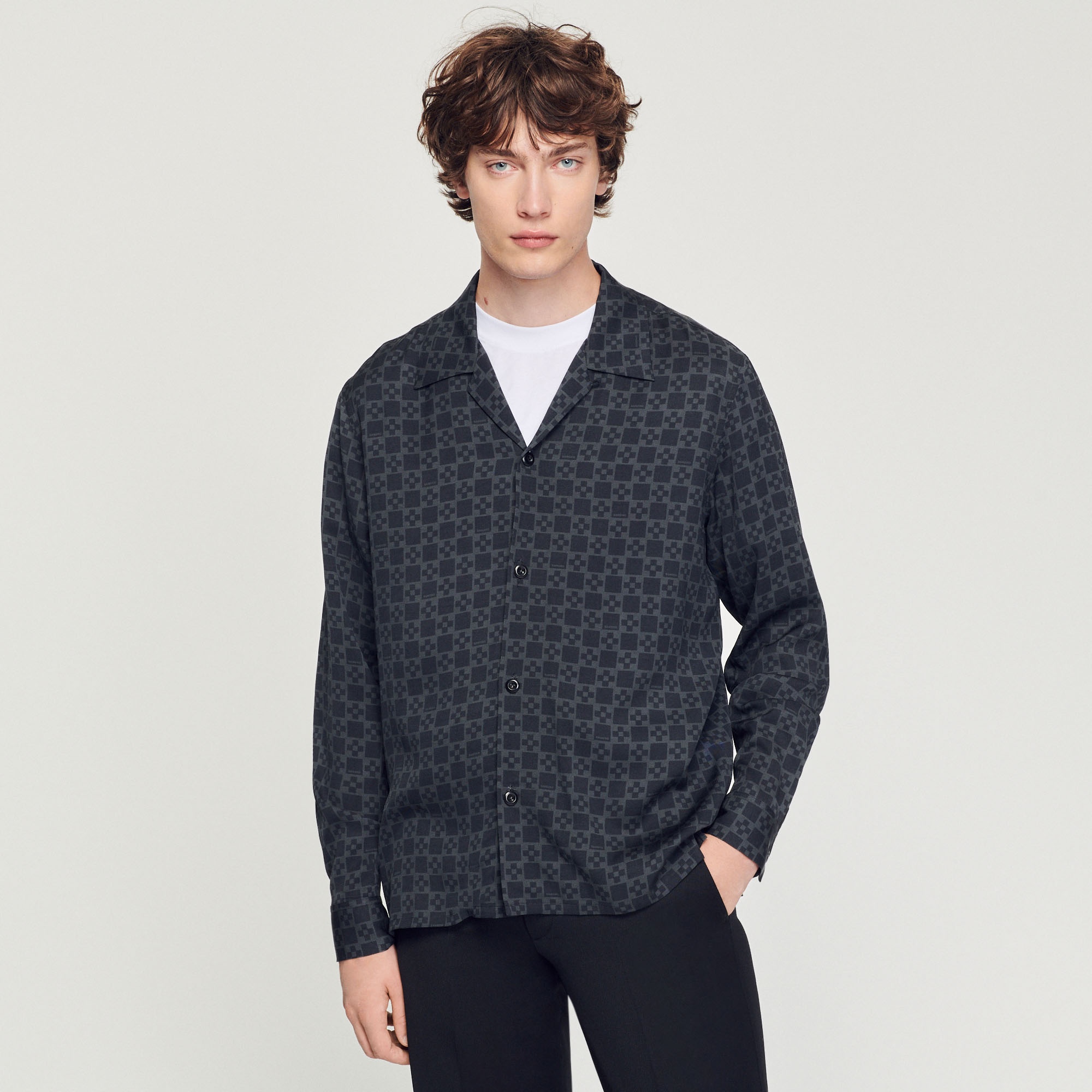 Flowing shirt with spread collar - 2