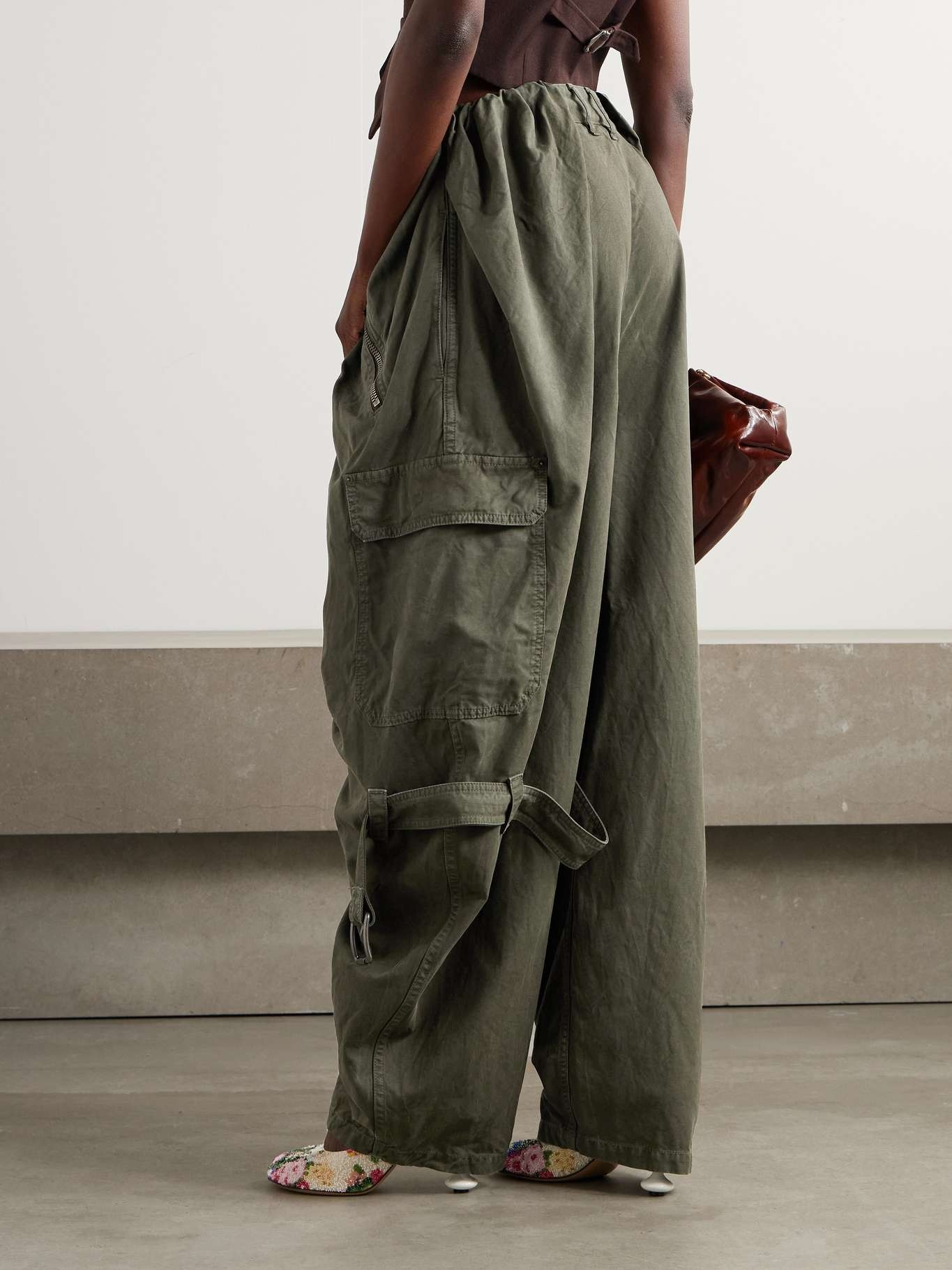 Gathered draped cotton-canvas cargo pants - 3