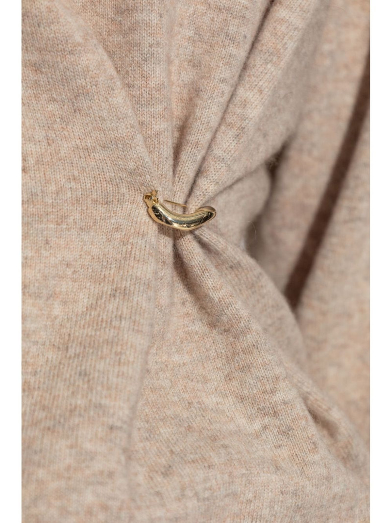 brooch detail 스웨터 5