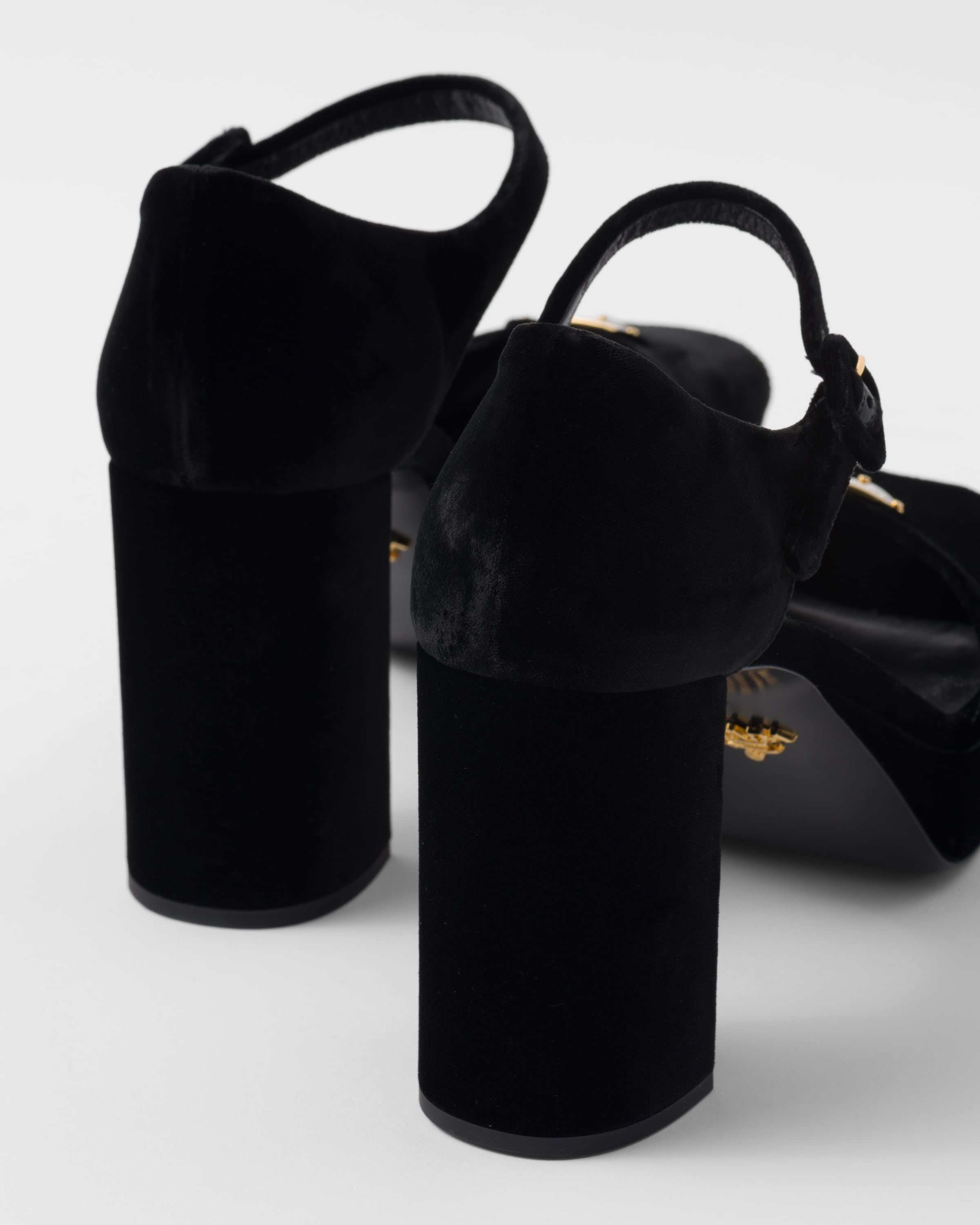 Velvet platform sandals - 6