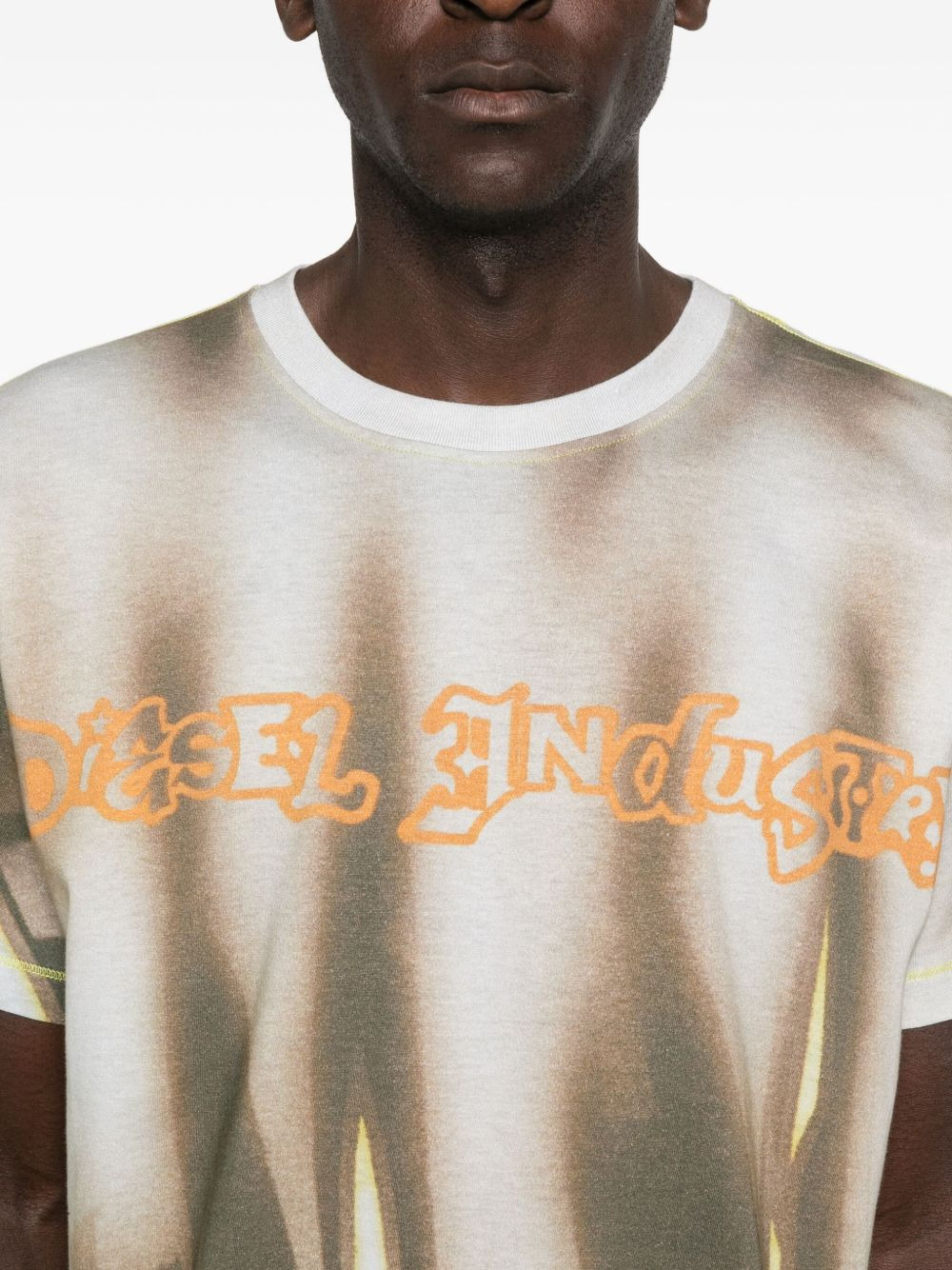 flame-print graphic T-shirt - 4