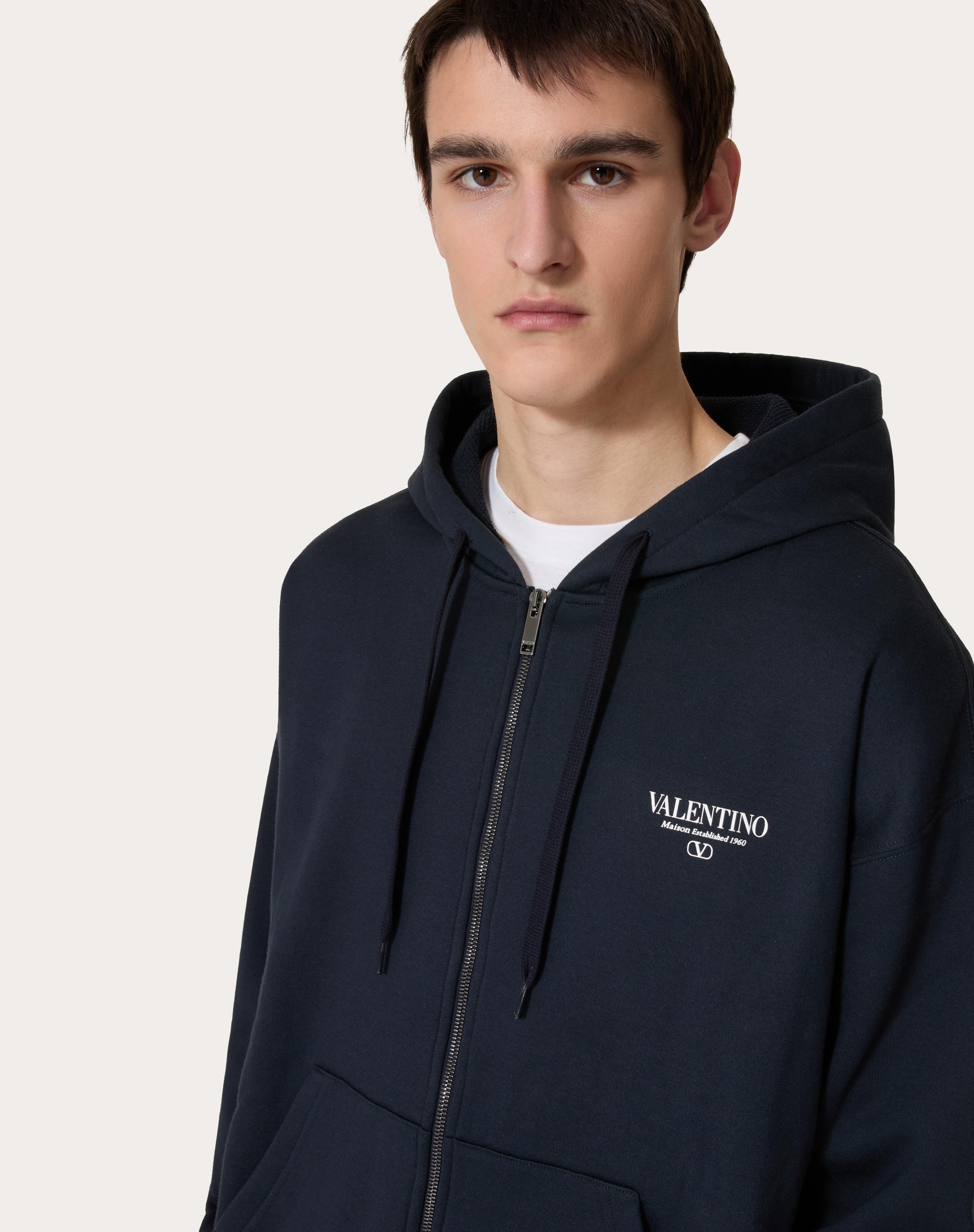 COTTON SWEATSHIRT WITH HOOD, ZIPPER AND VALENTINO PRINT - 5