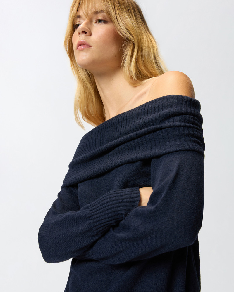 LONG-SLEEVED SWEATER WITH OPEN SHOULDERS 5