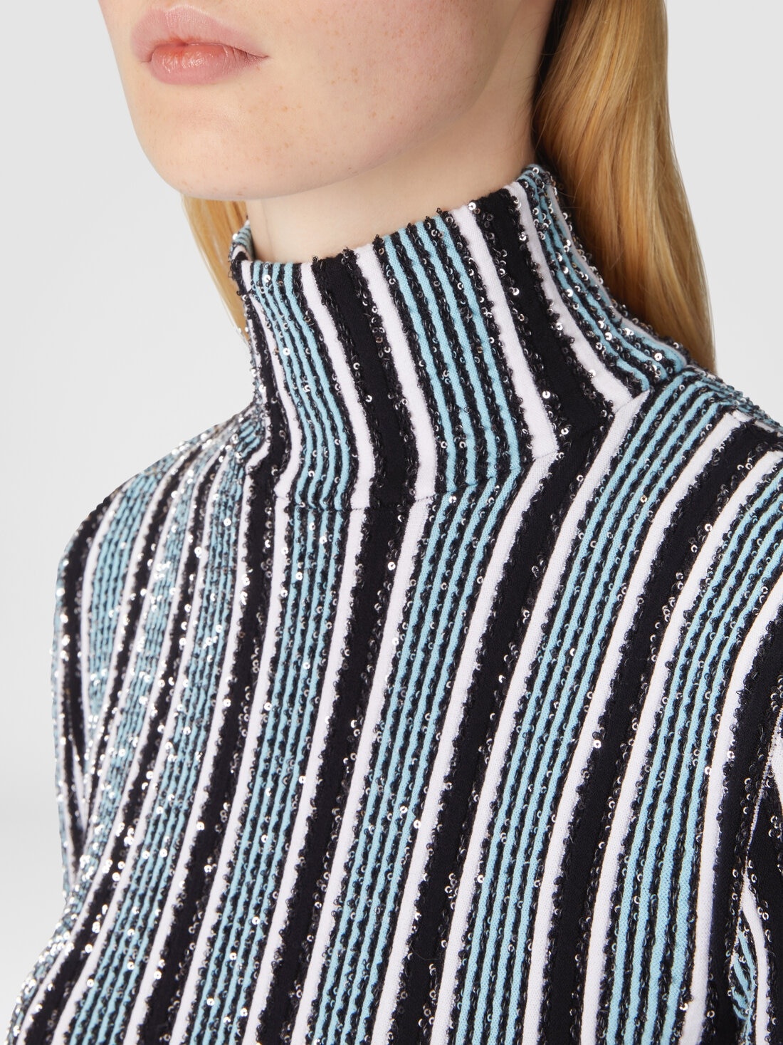 Short-sleeved striped turtleneck with sequins - 5