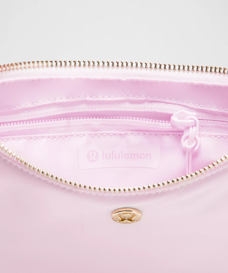 City Essentials Mini Shoulder Bag 1L 4