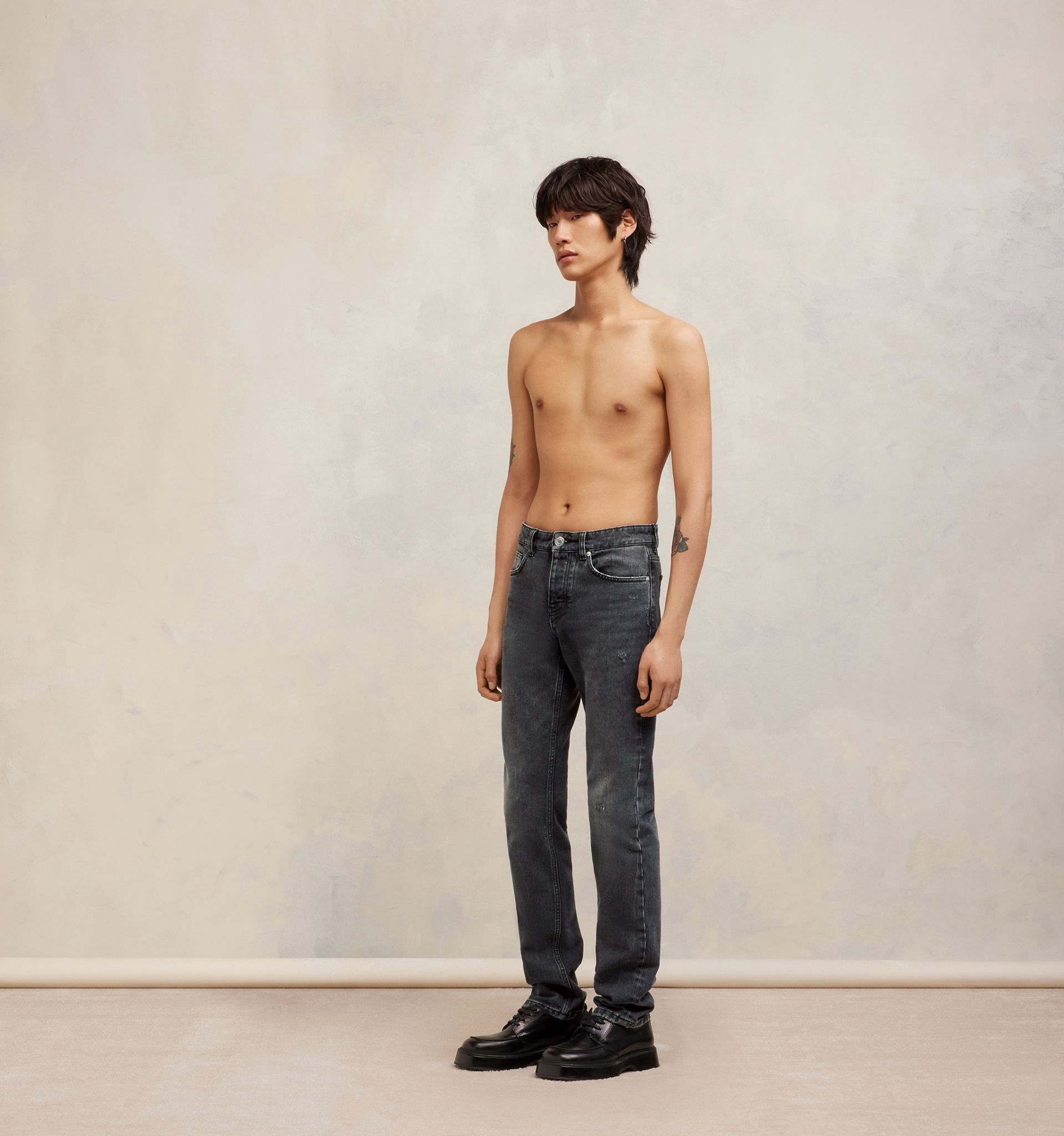 Classic Fit Jeans - 4