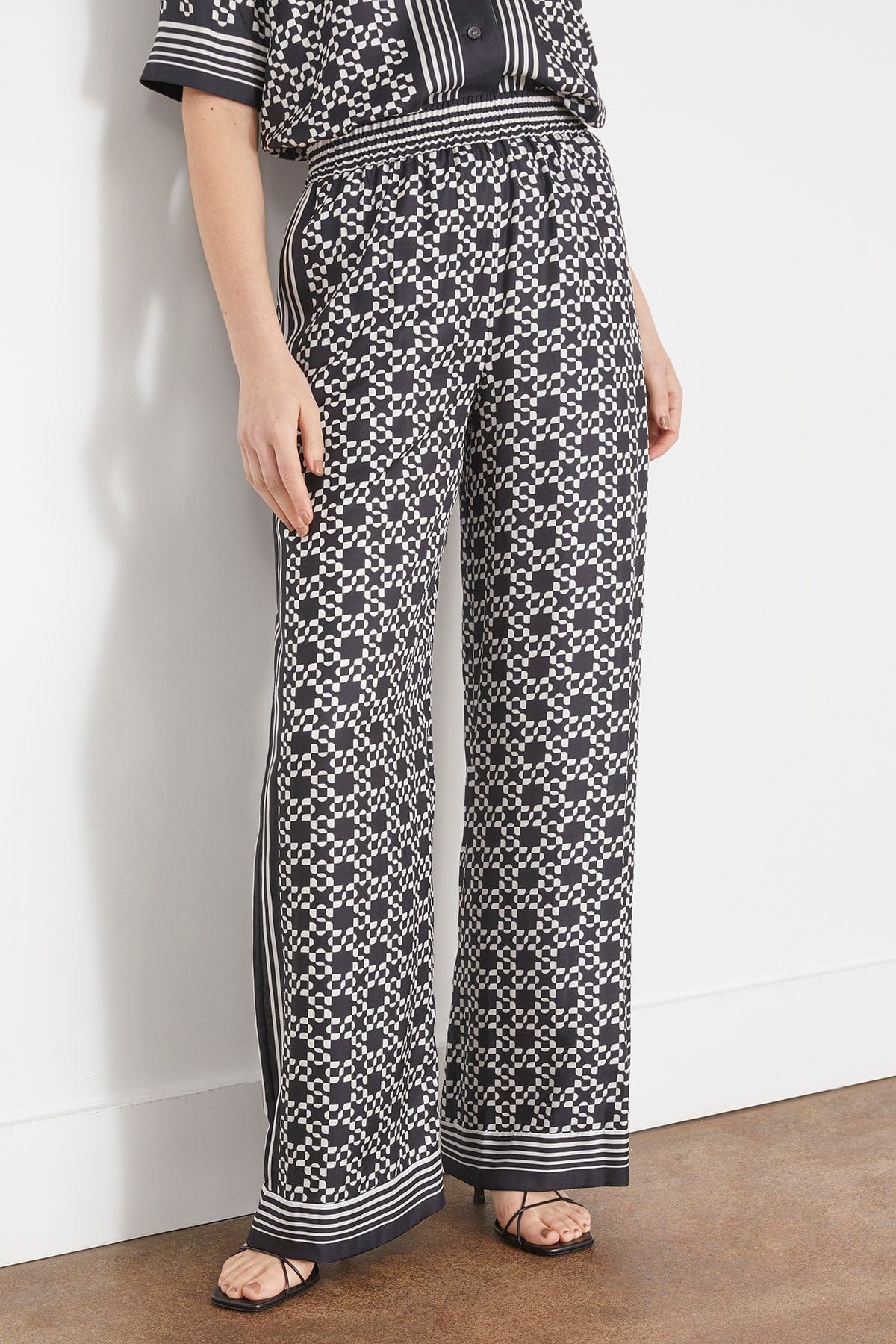 Zuna Straight Leg Pajama Pant in Black - 3