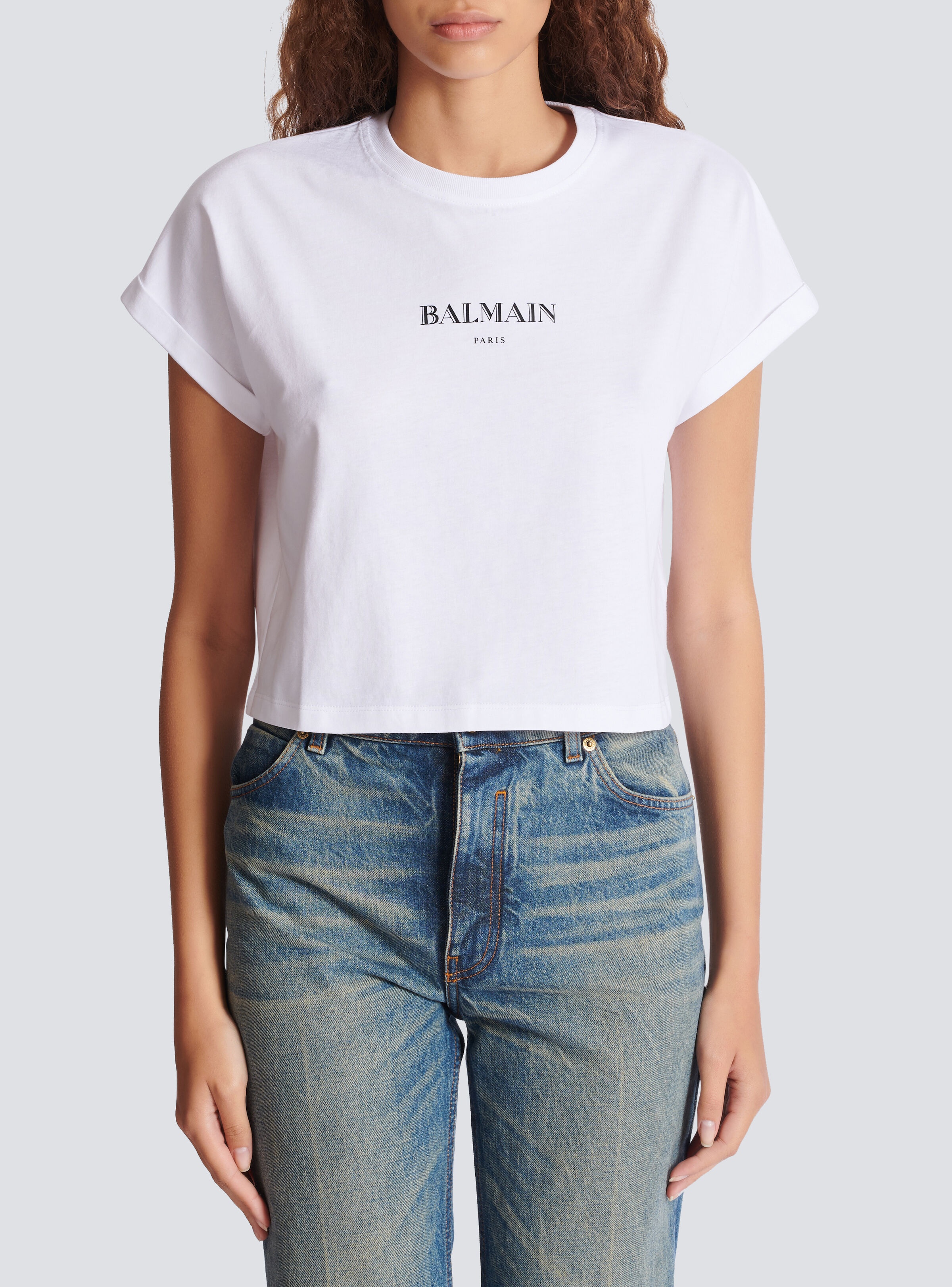 Cropped T-shirt with Balmain print - 5