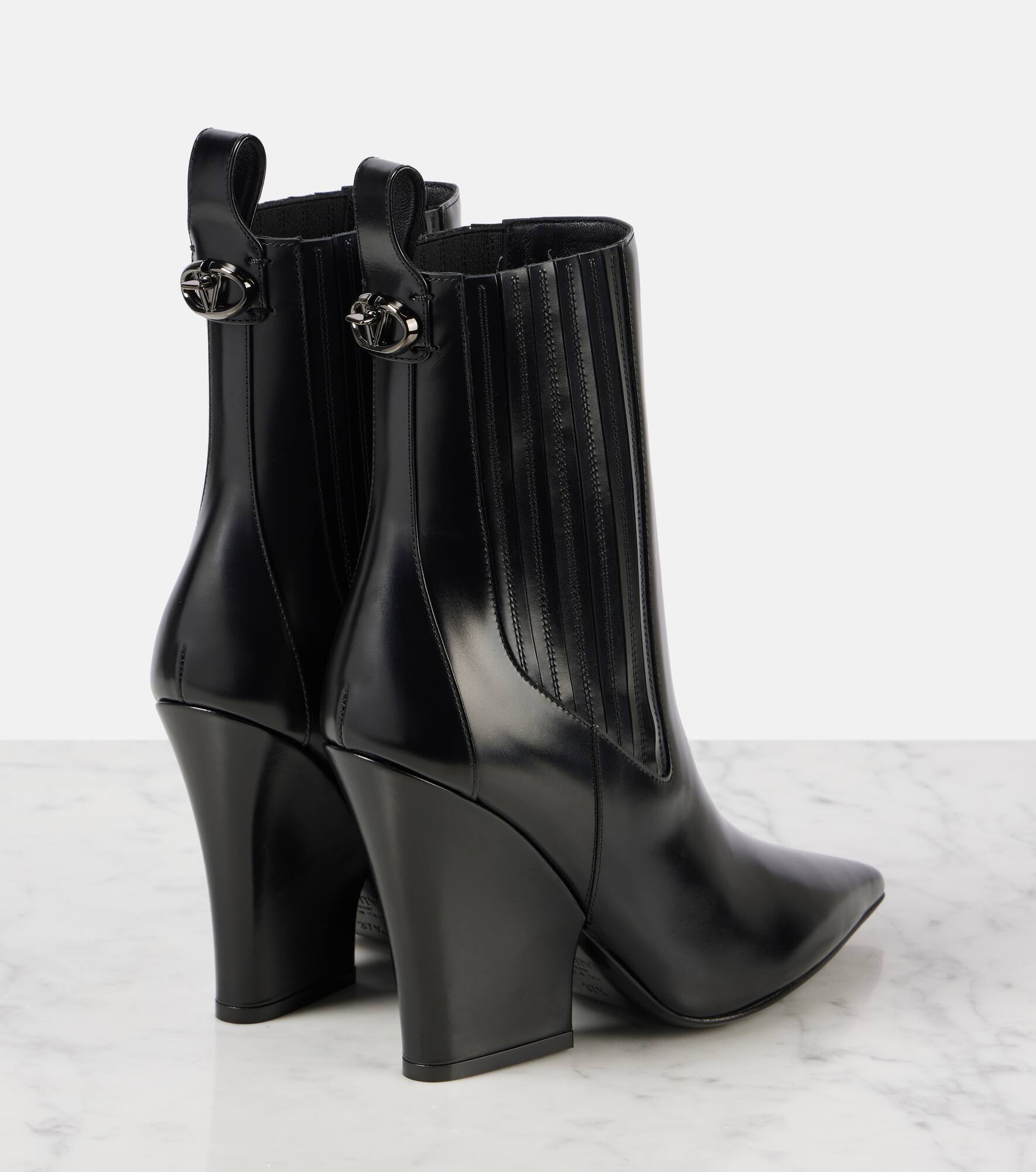 VLogo Lockette leather ankle boots - 2