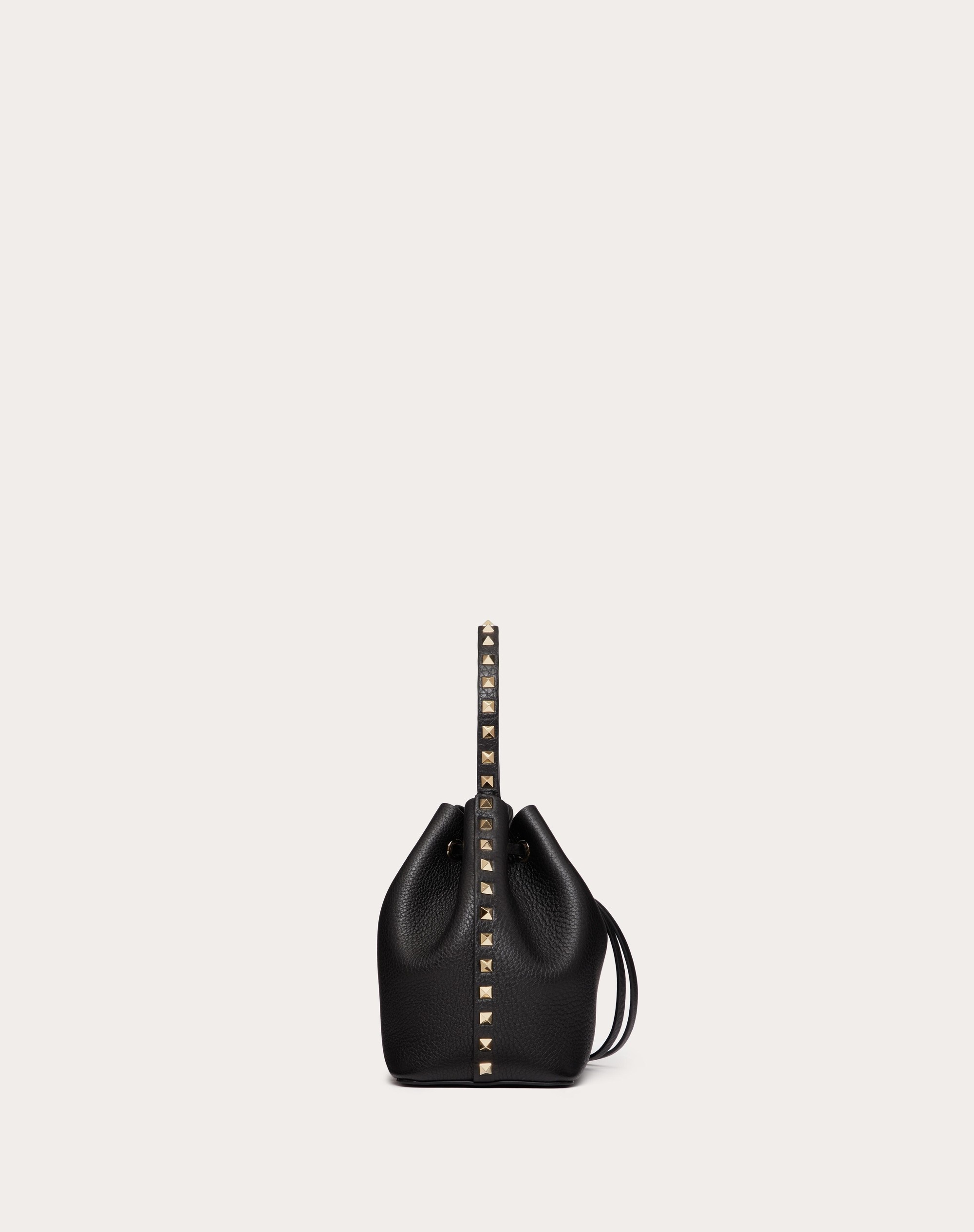 ROCKSTUD GRAINY CALFSKIN BUCKET BAG - 5