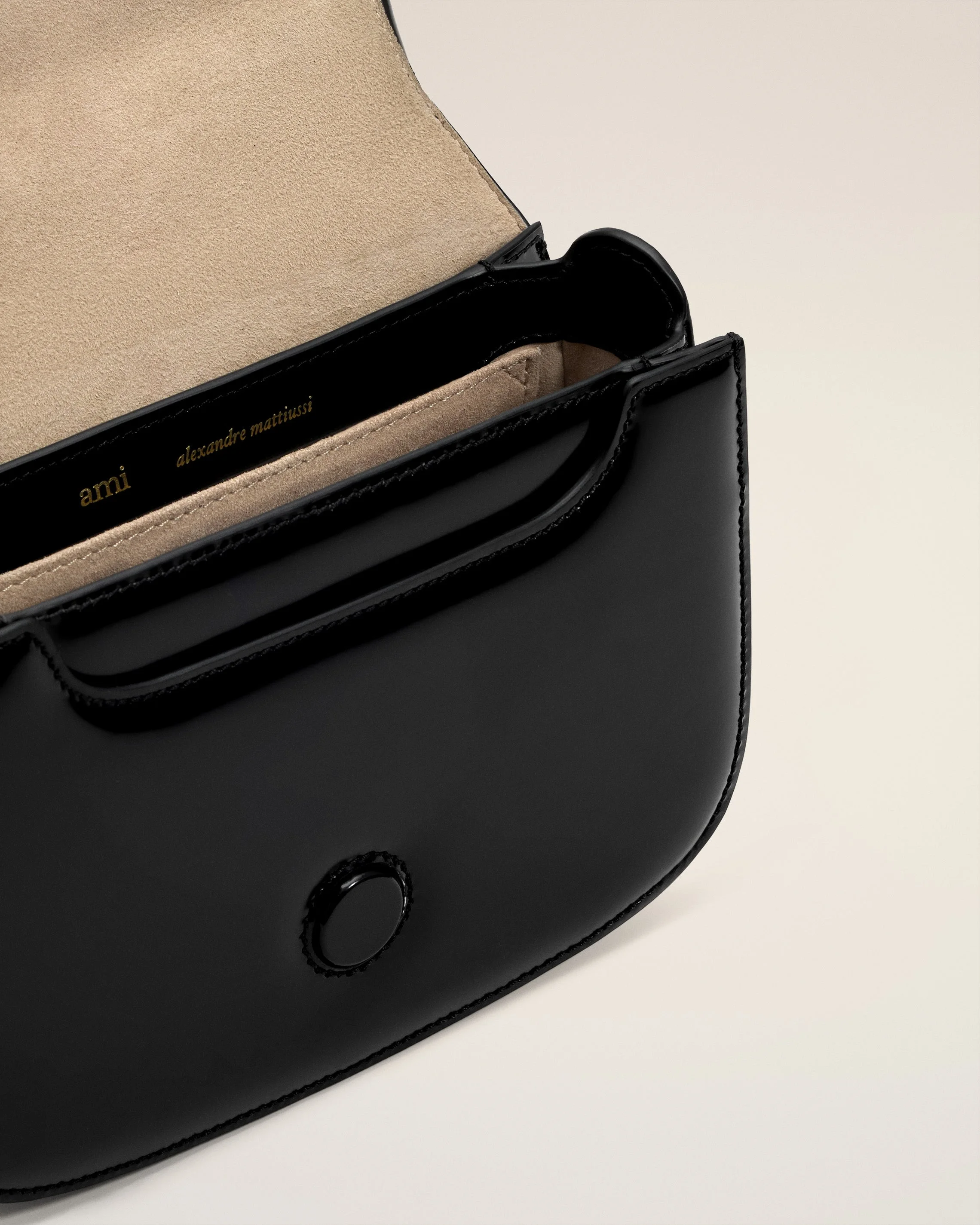 AMI Paris BLACK GLAZED LEATHER TOP HANDLE PARIS PARIS BAG - ULL718 