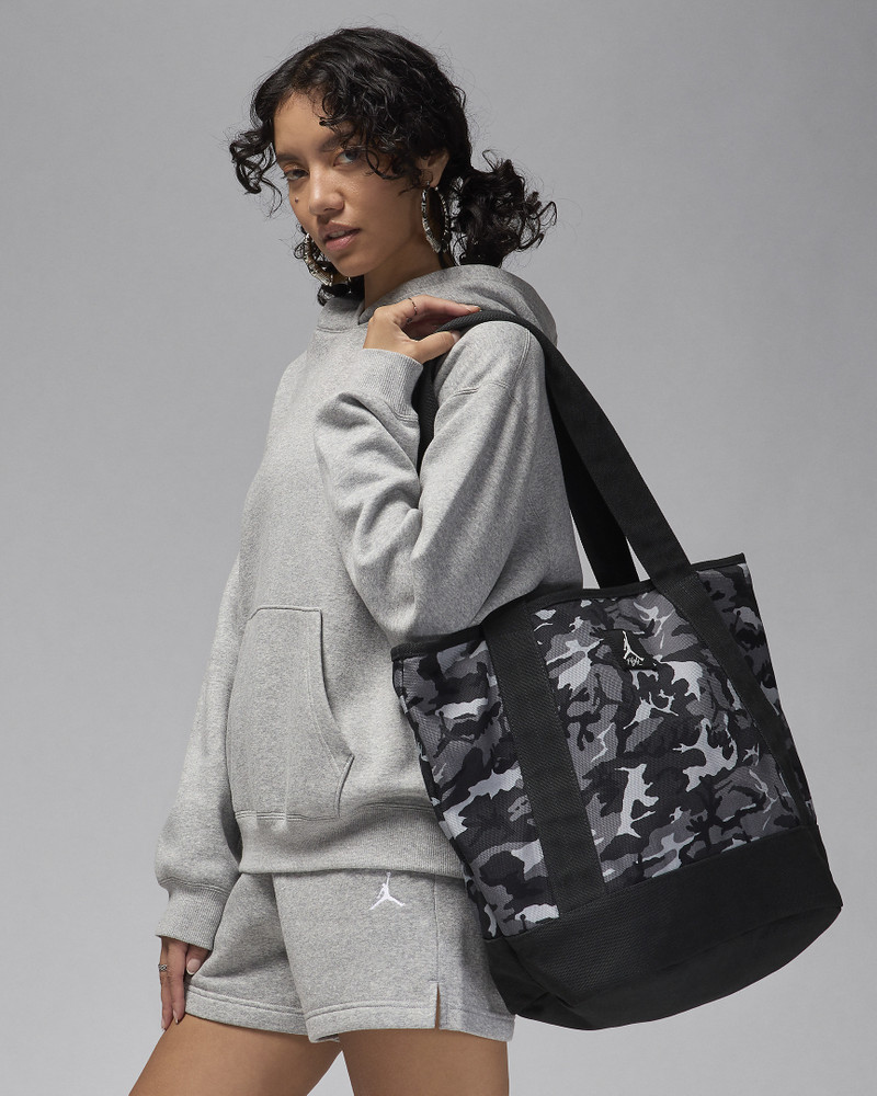 Jordan Printed Flight Tote (34L) 1