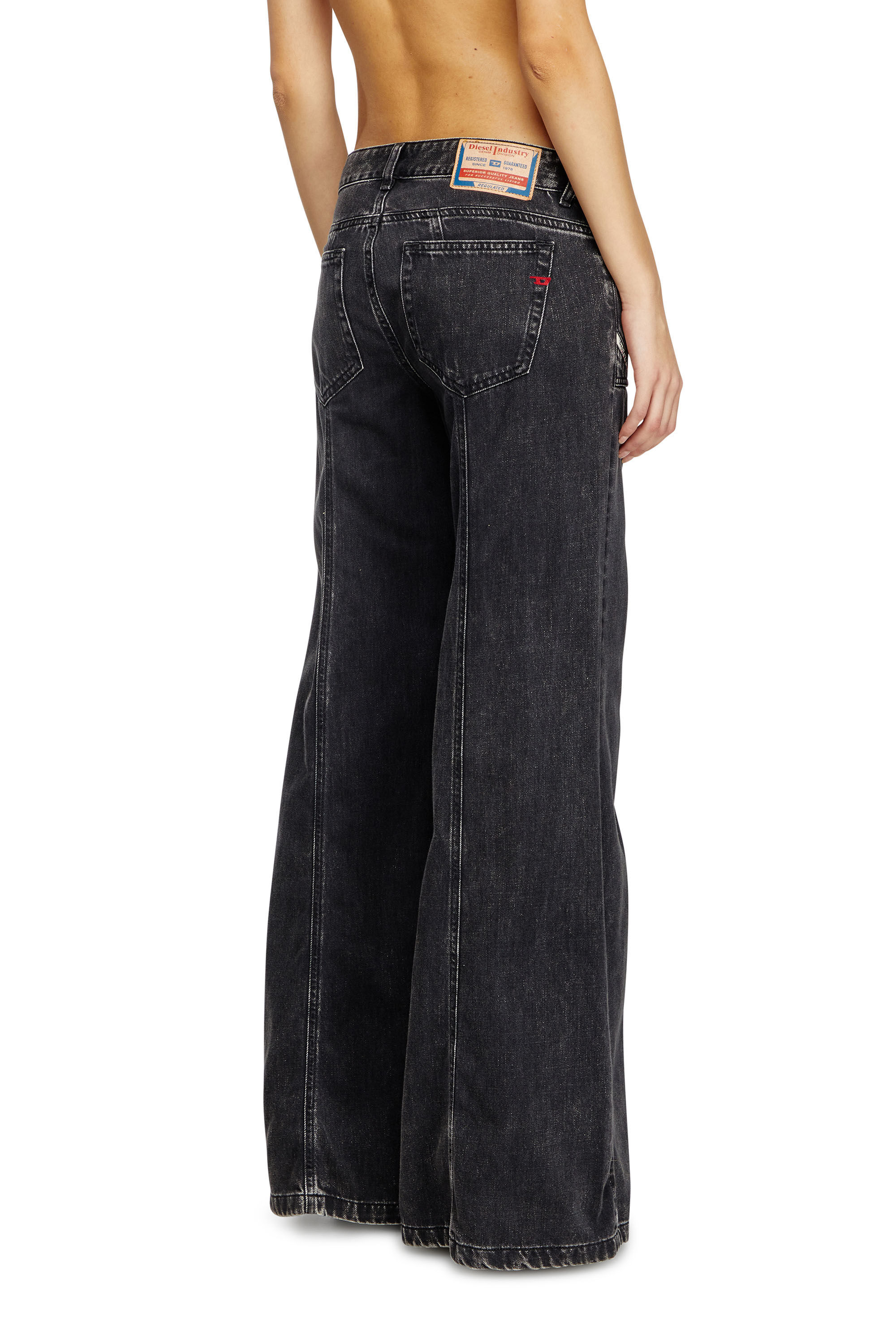BOOTCUT AND FLARE JEANS D-AKII 068HN - 4