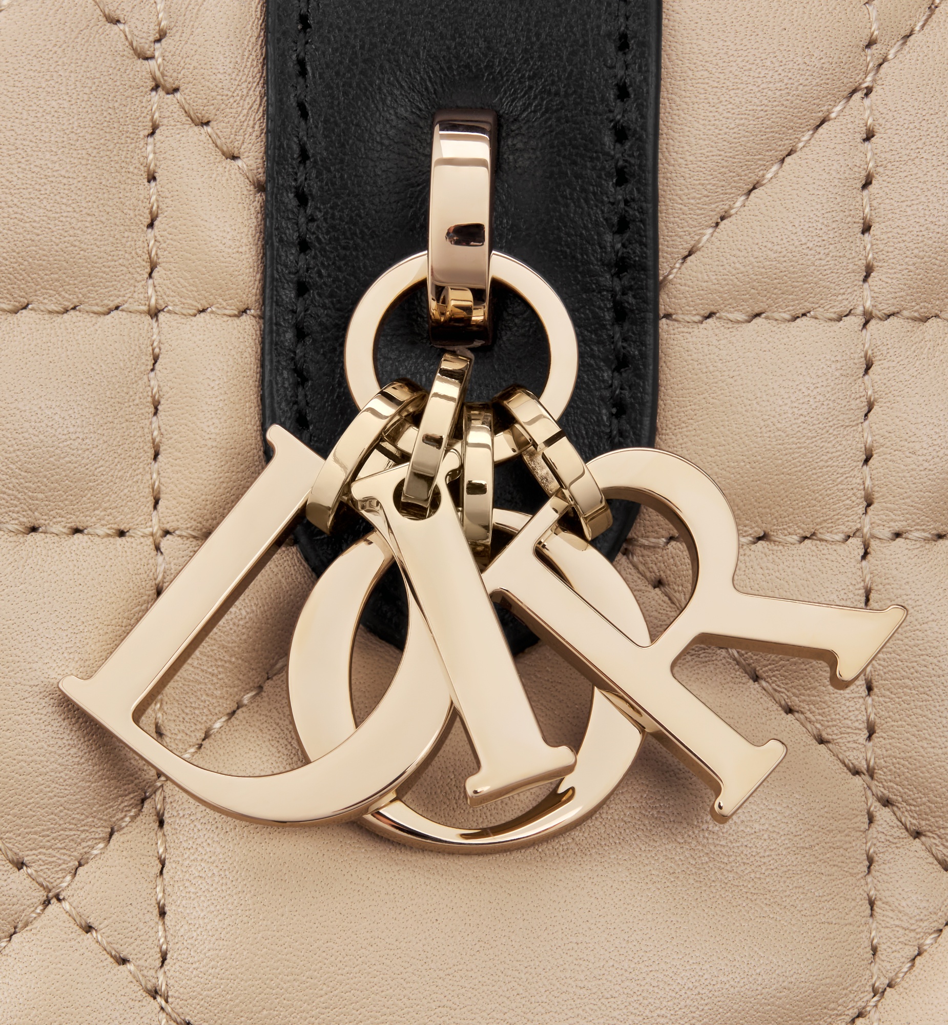 【小ぶりで可愛い☆】DIOR Toujours スモール バッグ 小ぶりで可愛い☆】DIOR Toujours スモール バッグ (Dior