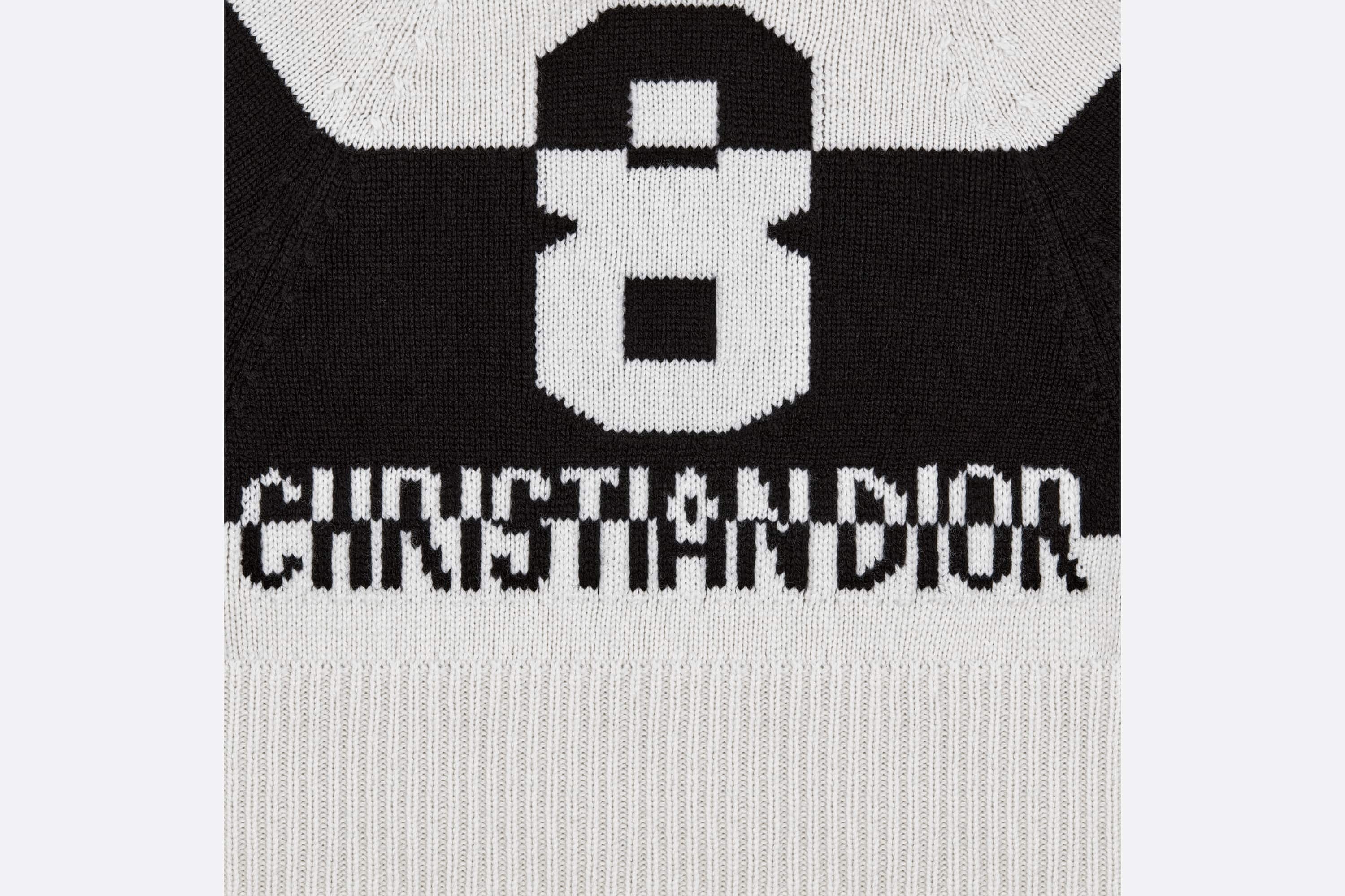 Three-Quarter Sleeve Hooded Sweater - 3